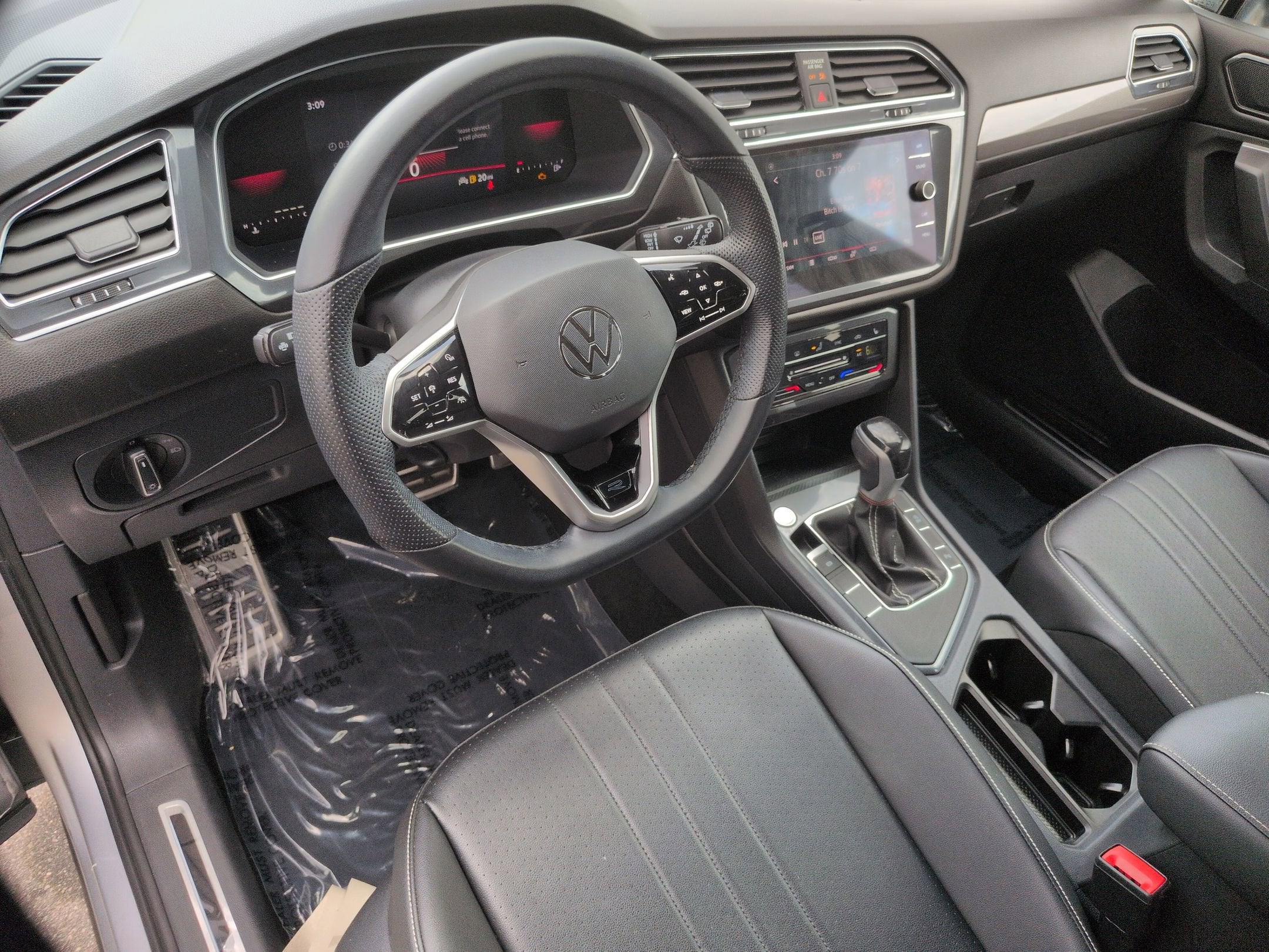 2023 Volkswagen Tiguan SE R-Line Black