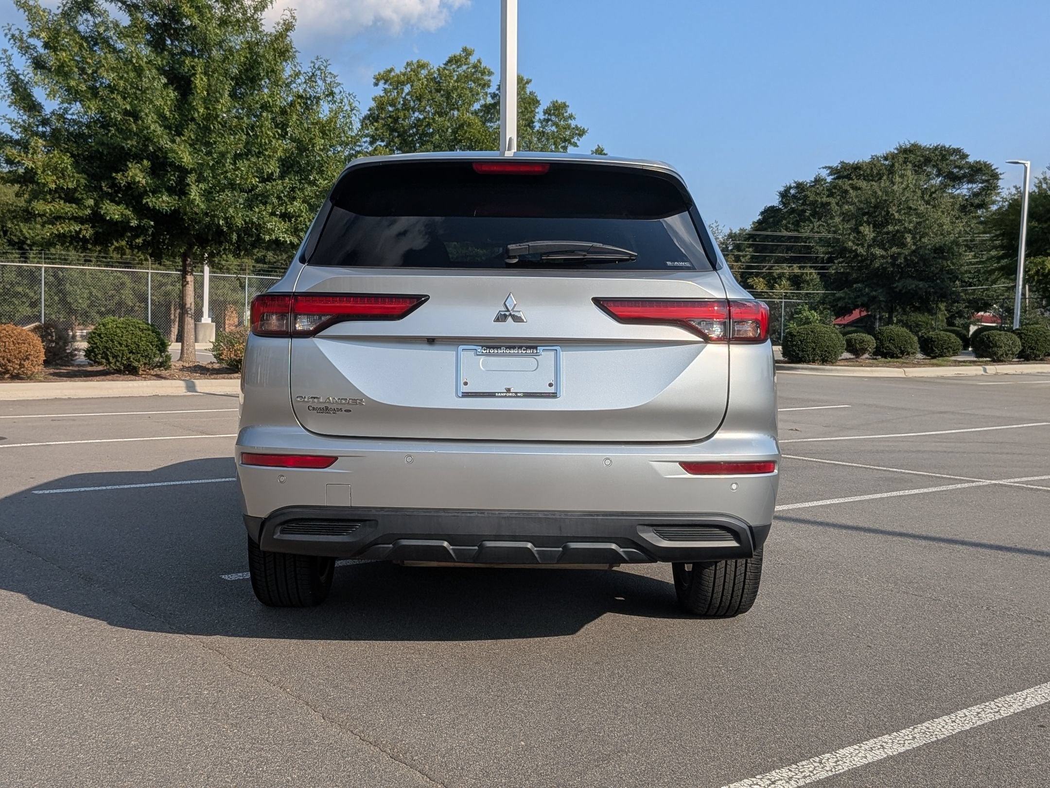 2022 Mitsubishi Outlander ES