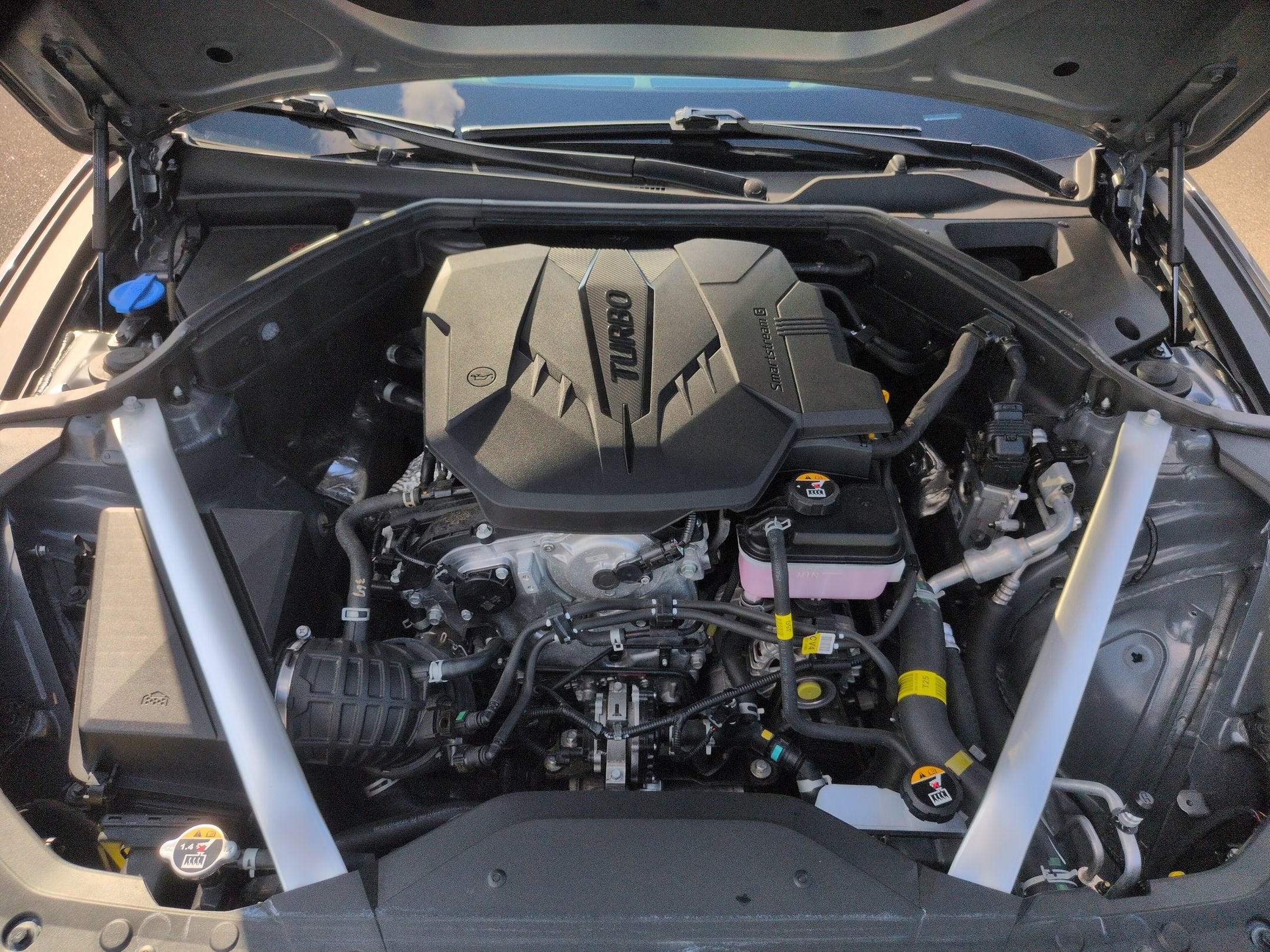 2025 Genesis G70 2.5T