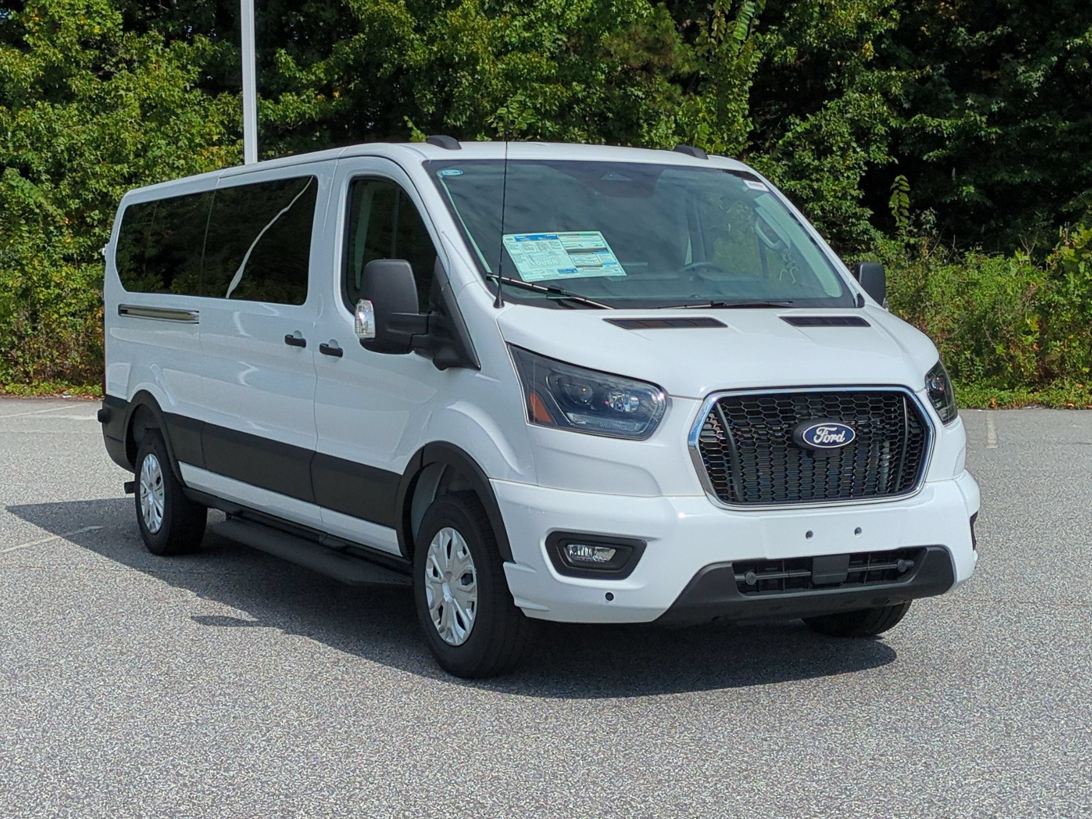 2027 Ford Transit 15 Passenger Wagon XLT
