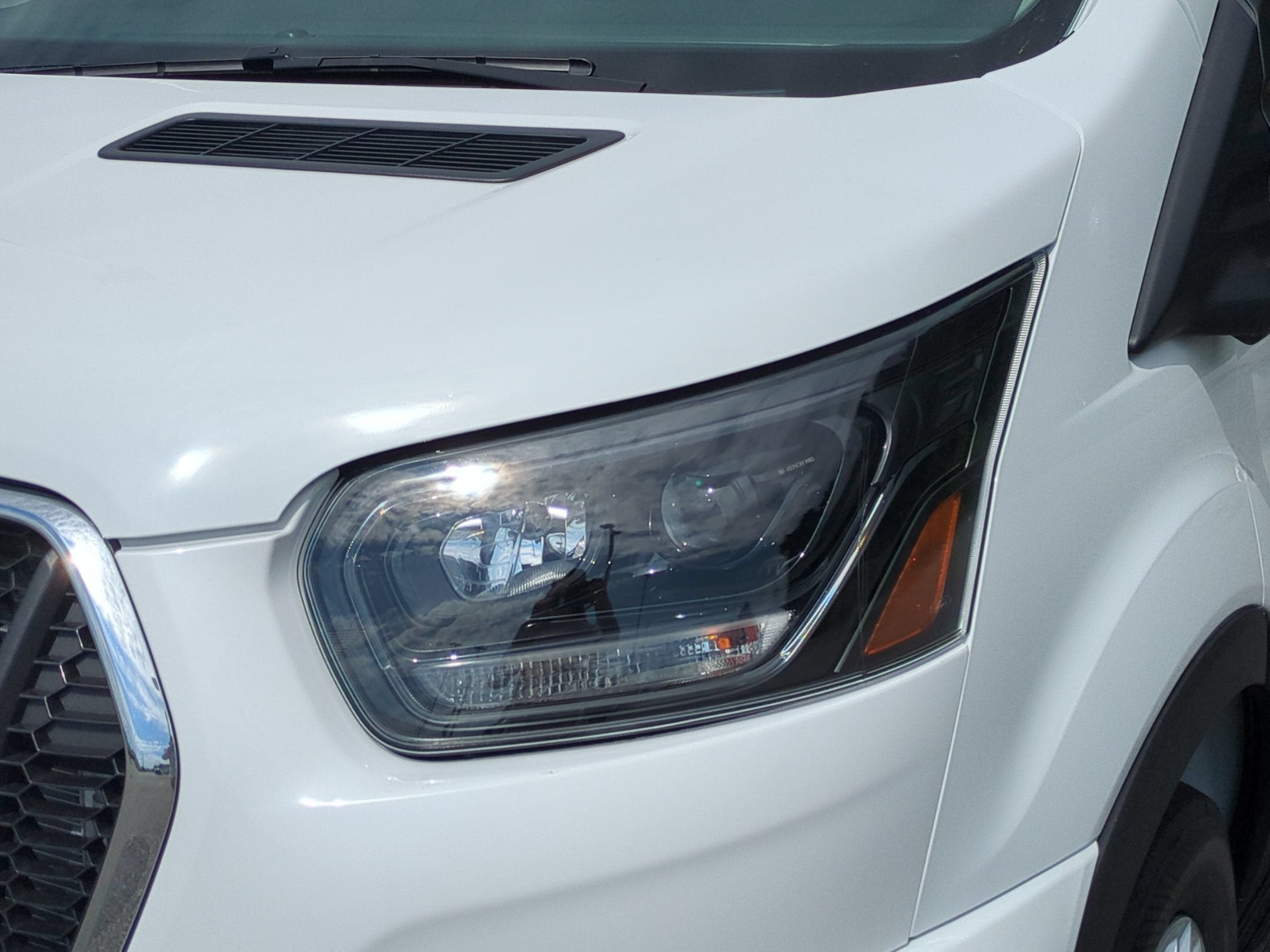 2027 Ford Transit 15 Passenger Wagon XLT