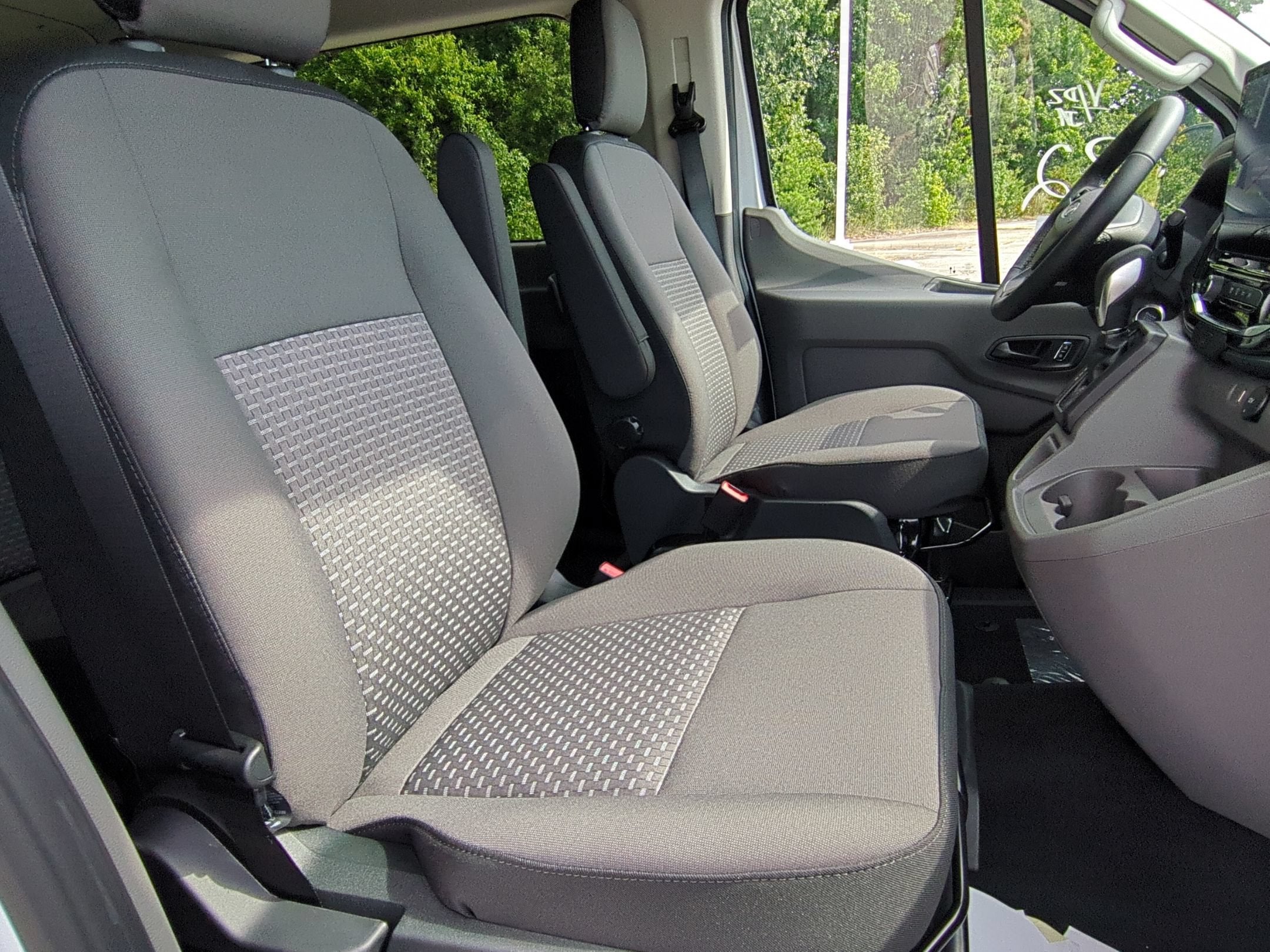 2027 Ford Transit 15 Passenger Wagon XLT