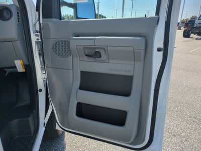 2027 Ford E-Series Cutaway Base