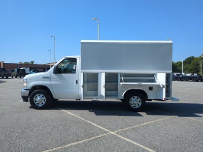 2027 Ford E-Series Cutaway Base