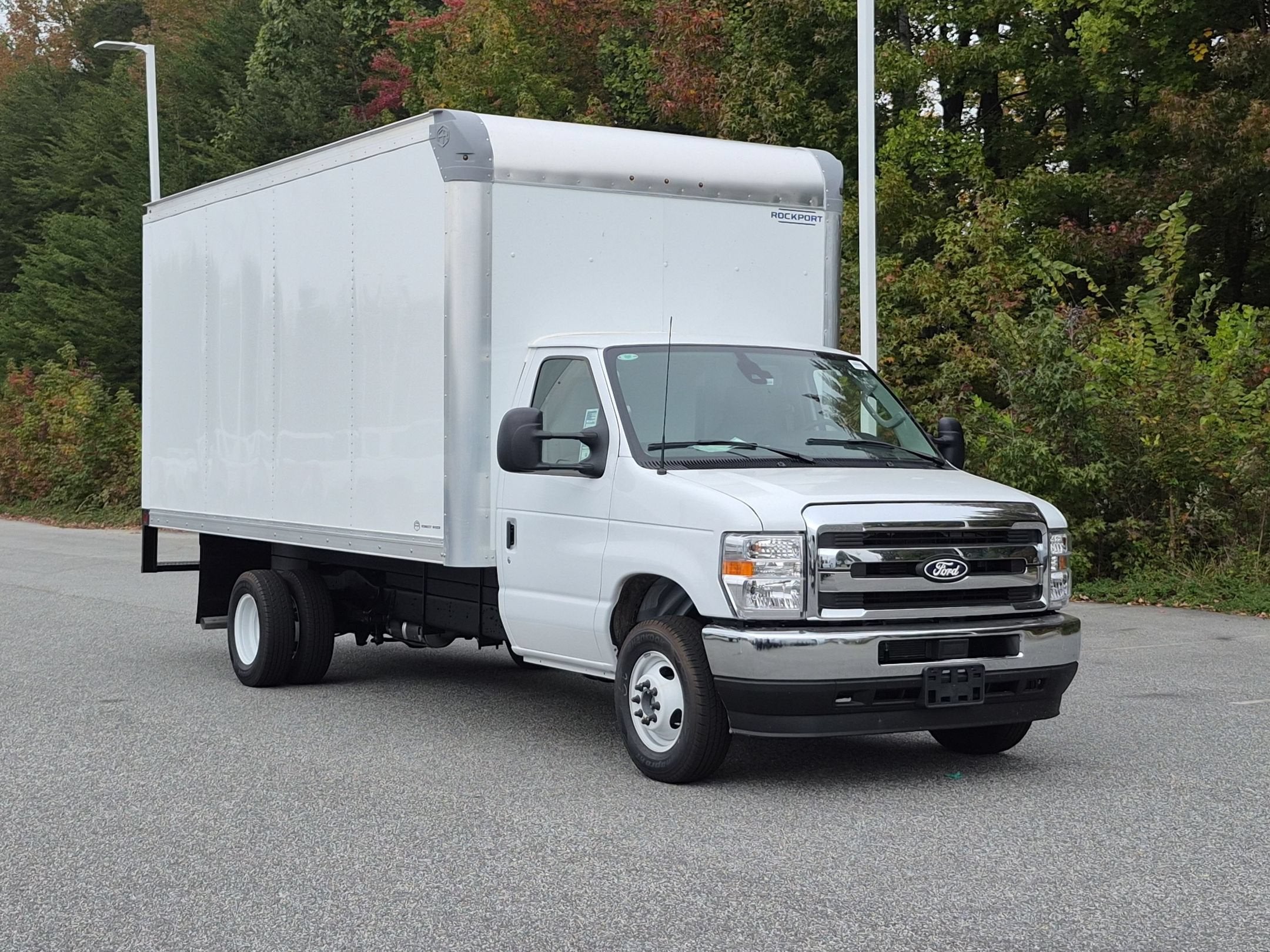2027 Ford E-Series Cutaway Base