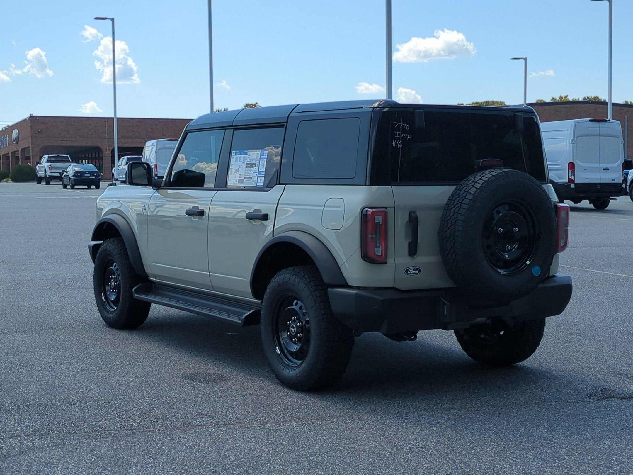 2026 Ford Bronco Outer Banks