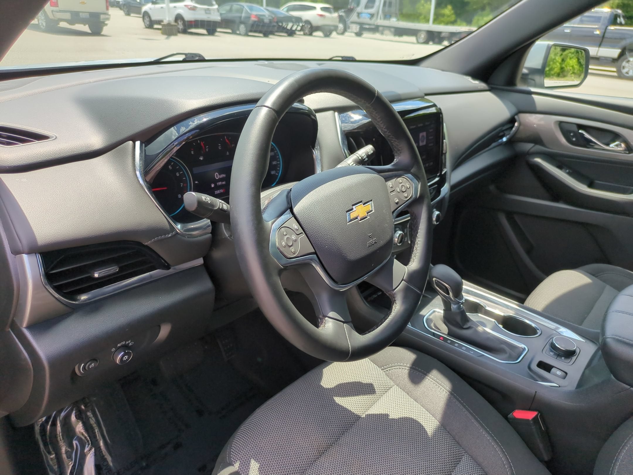 2023 Chevrolet Traverse LT Cloth