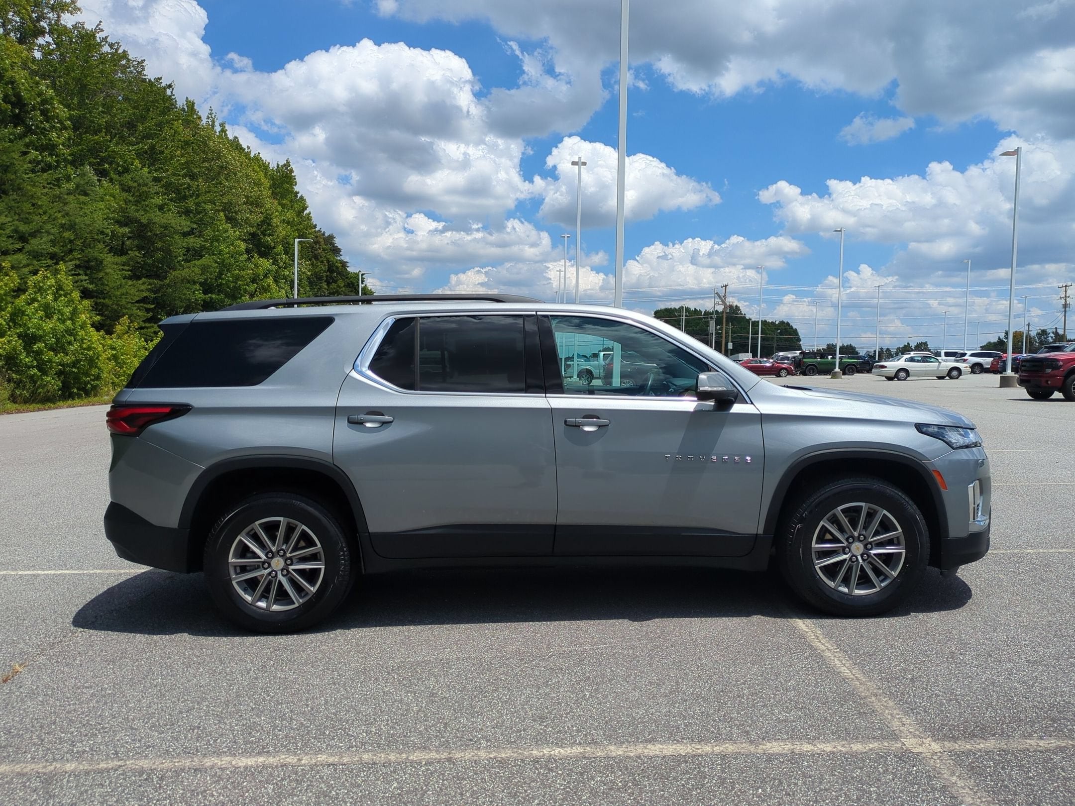 2023 Chevrolet Traverse LT Cloth