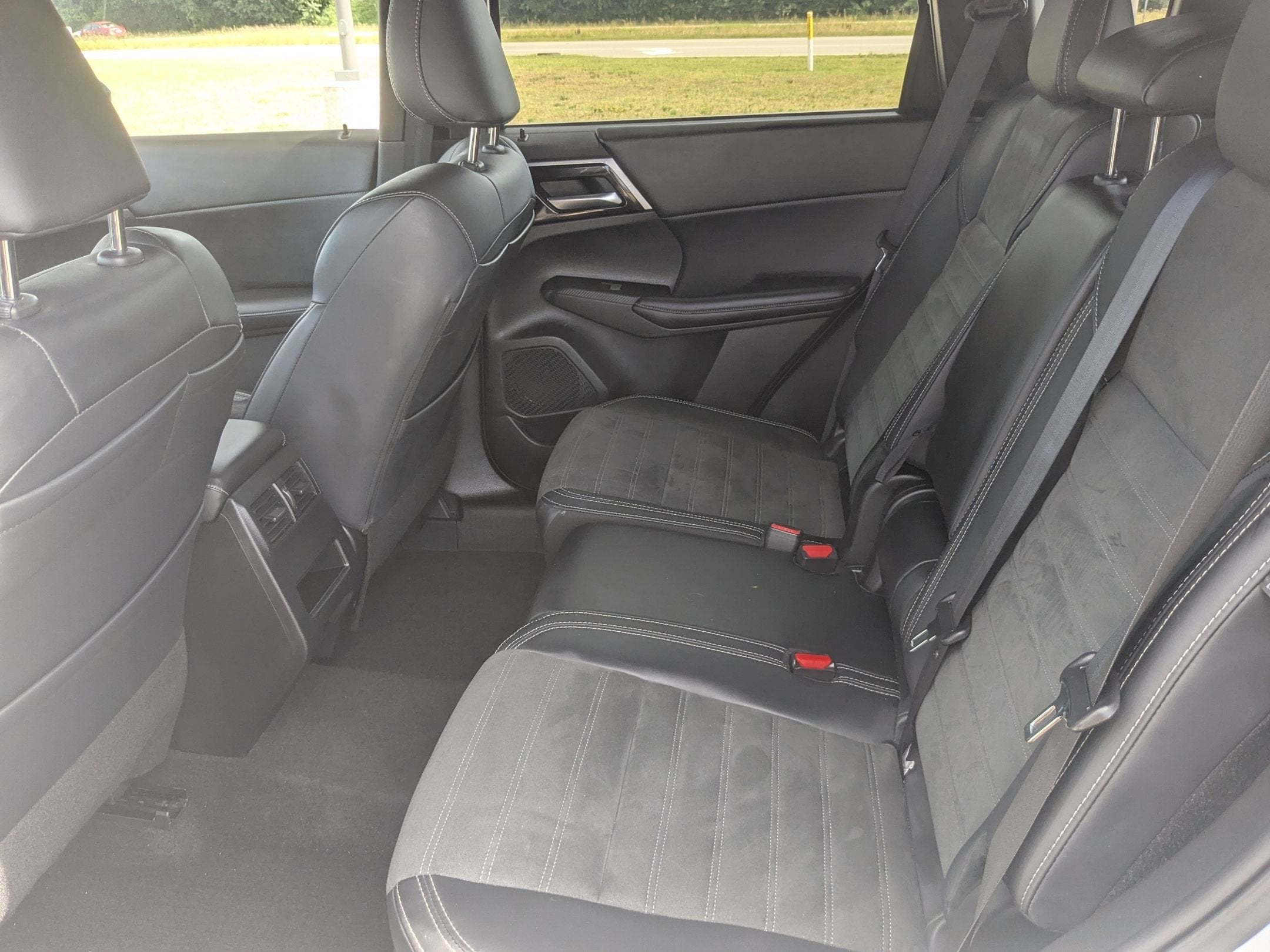2024 Mitsubishi Outlander SE Black Edition