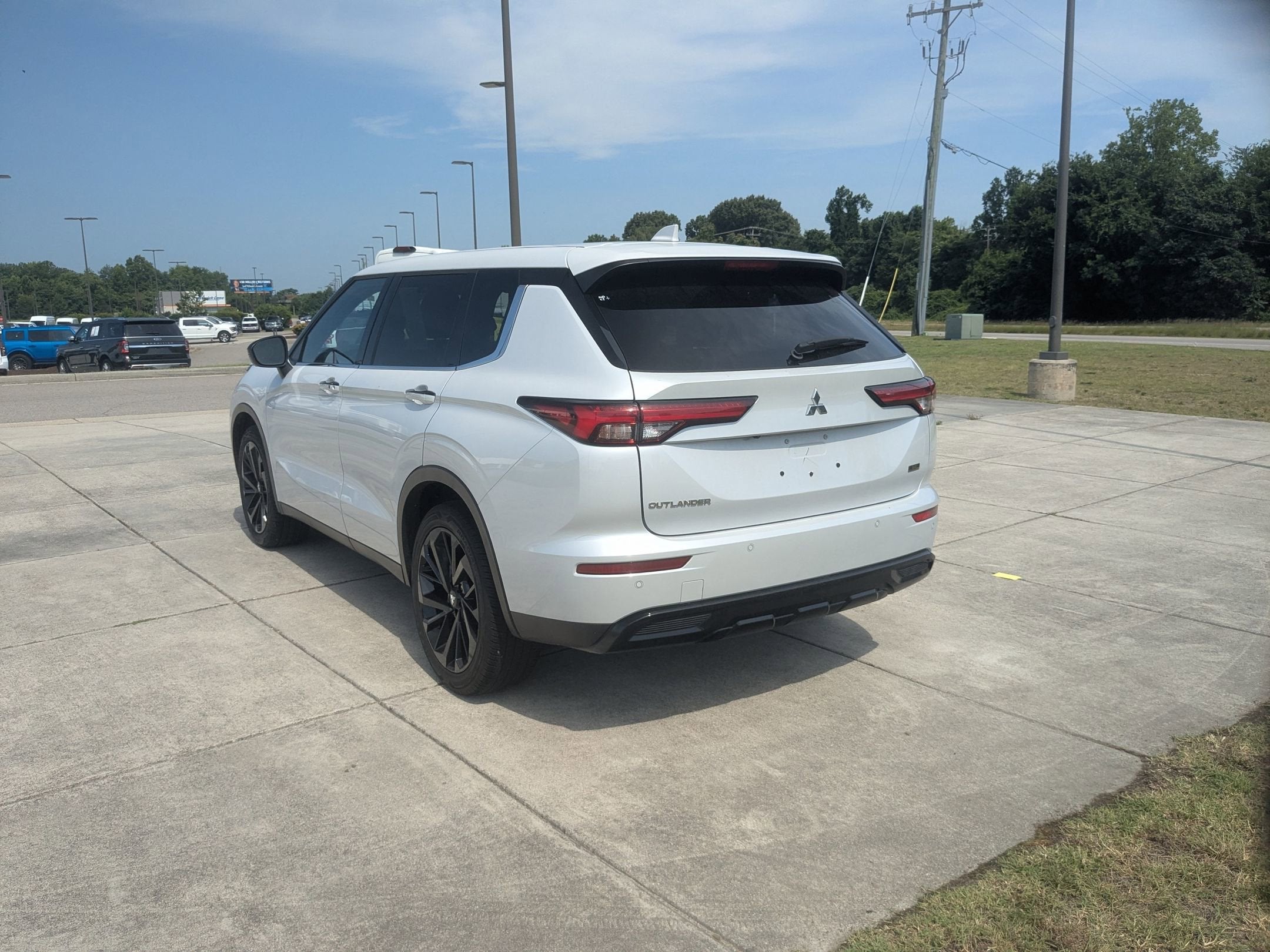 2024 Mitsubishi Outlander SE Black Edition
