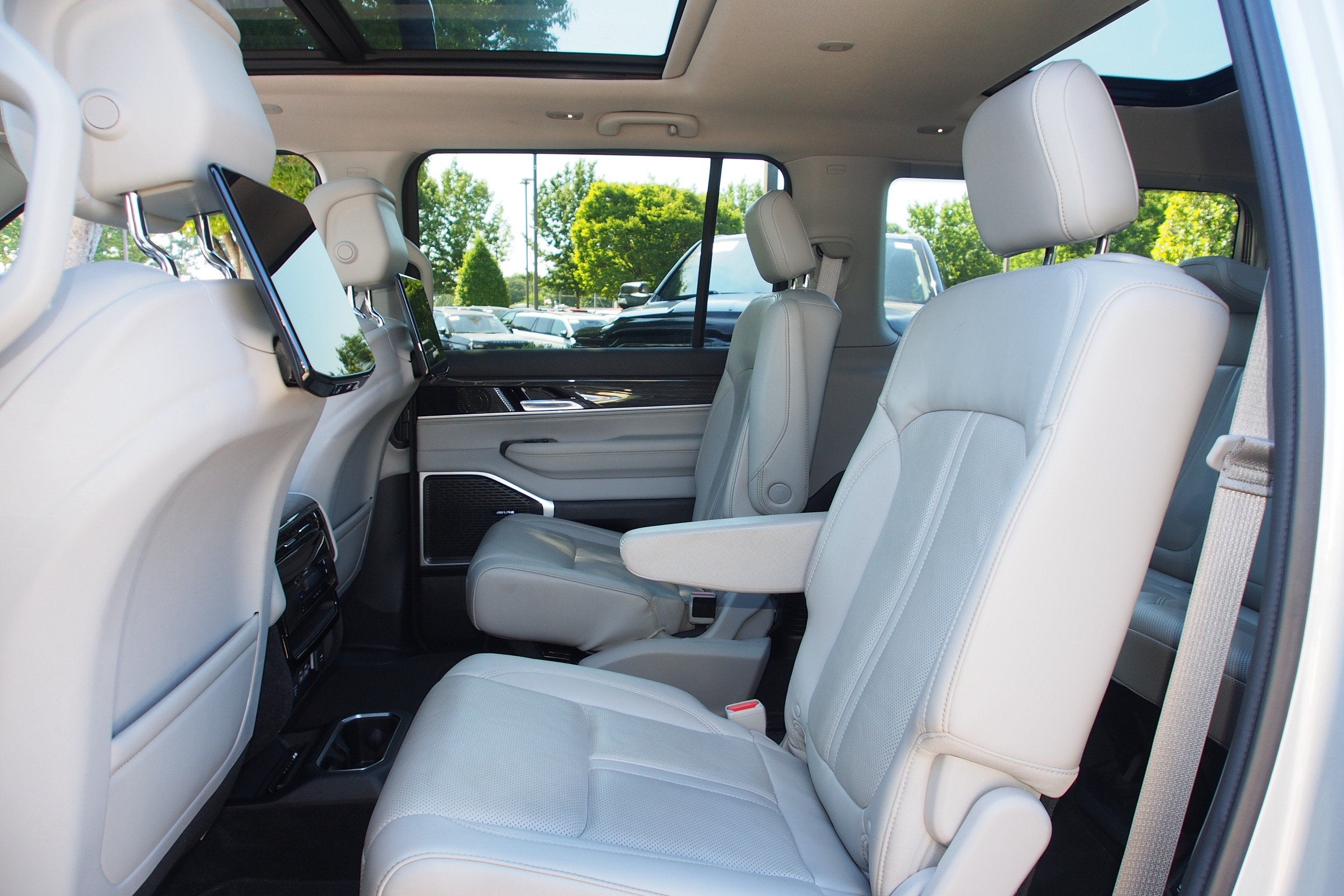 2022 Jeep Wagoneer Series II