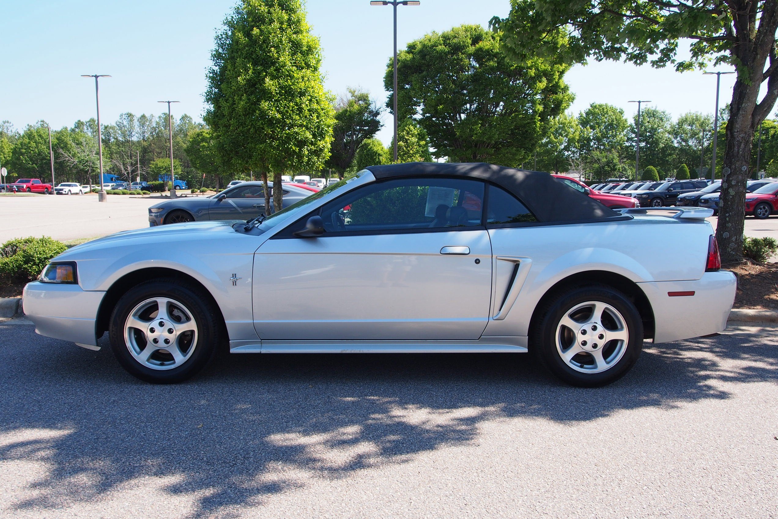 2003 Ford Mustang V6