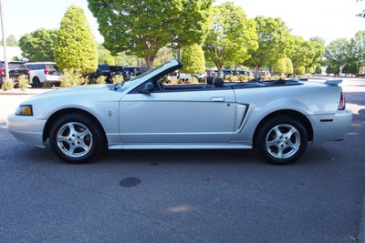 2003 Ford Mustang V6