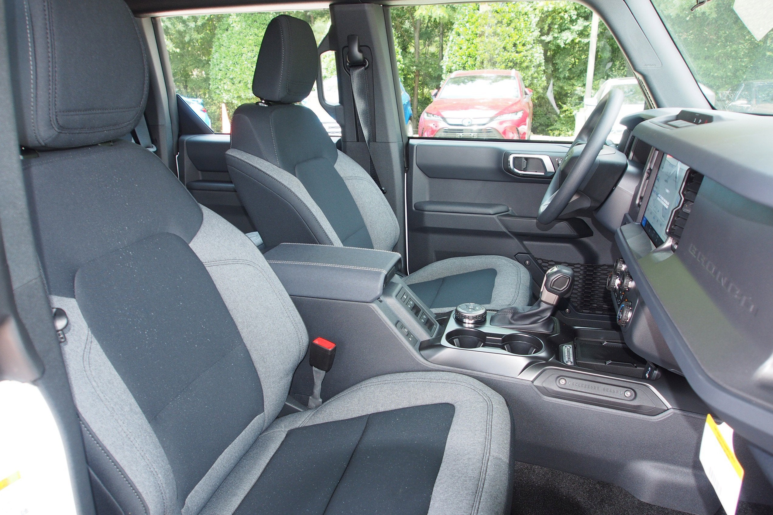 2025 Ford Bronco Base - Crossroads Courtesy Demo