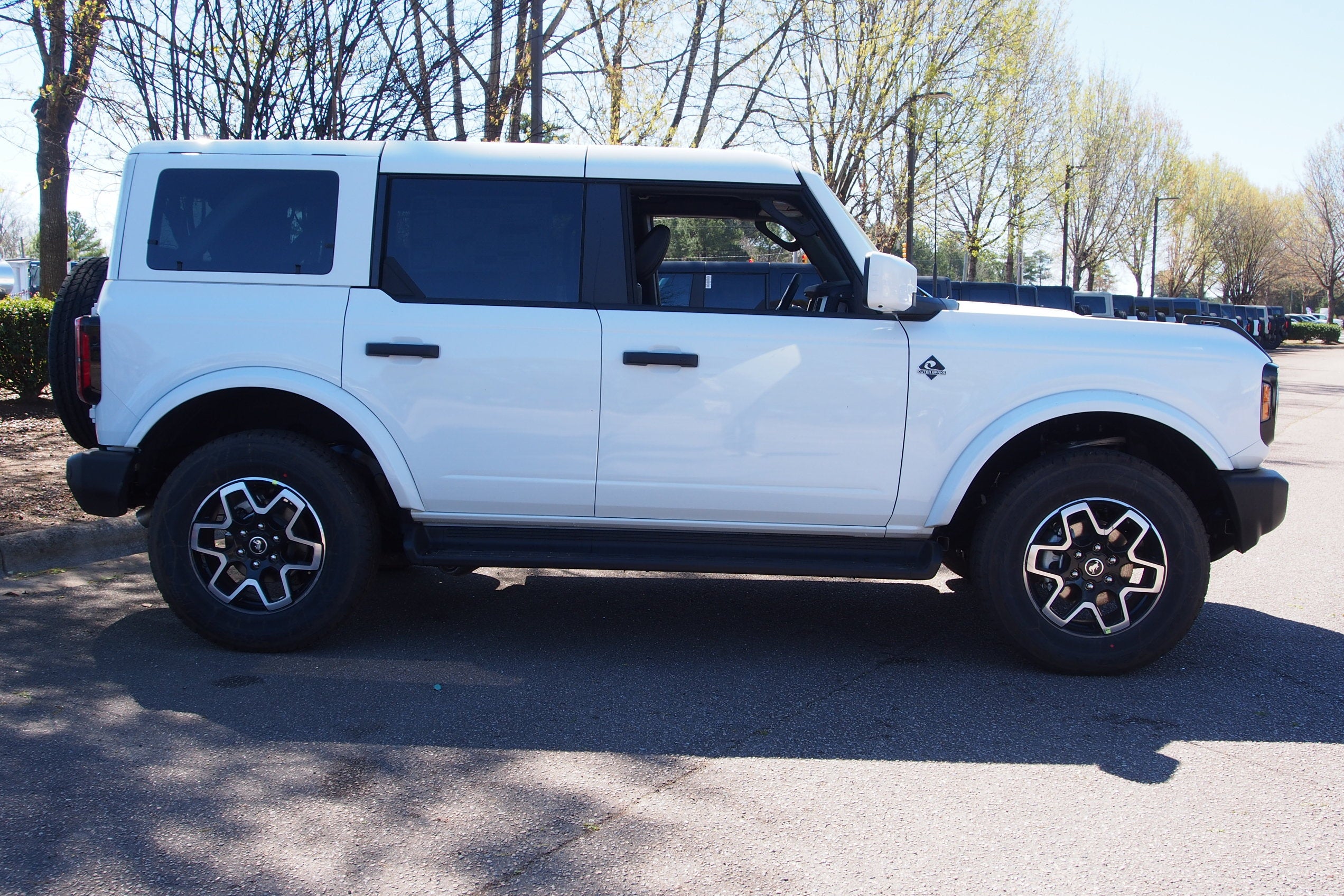 2026 Ford Bronco Outer Banks - Crossroads Courtesy Demo