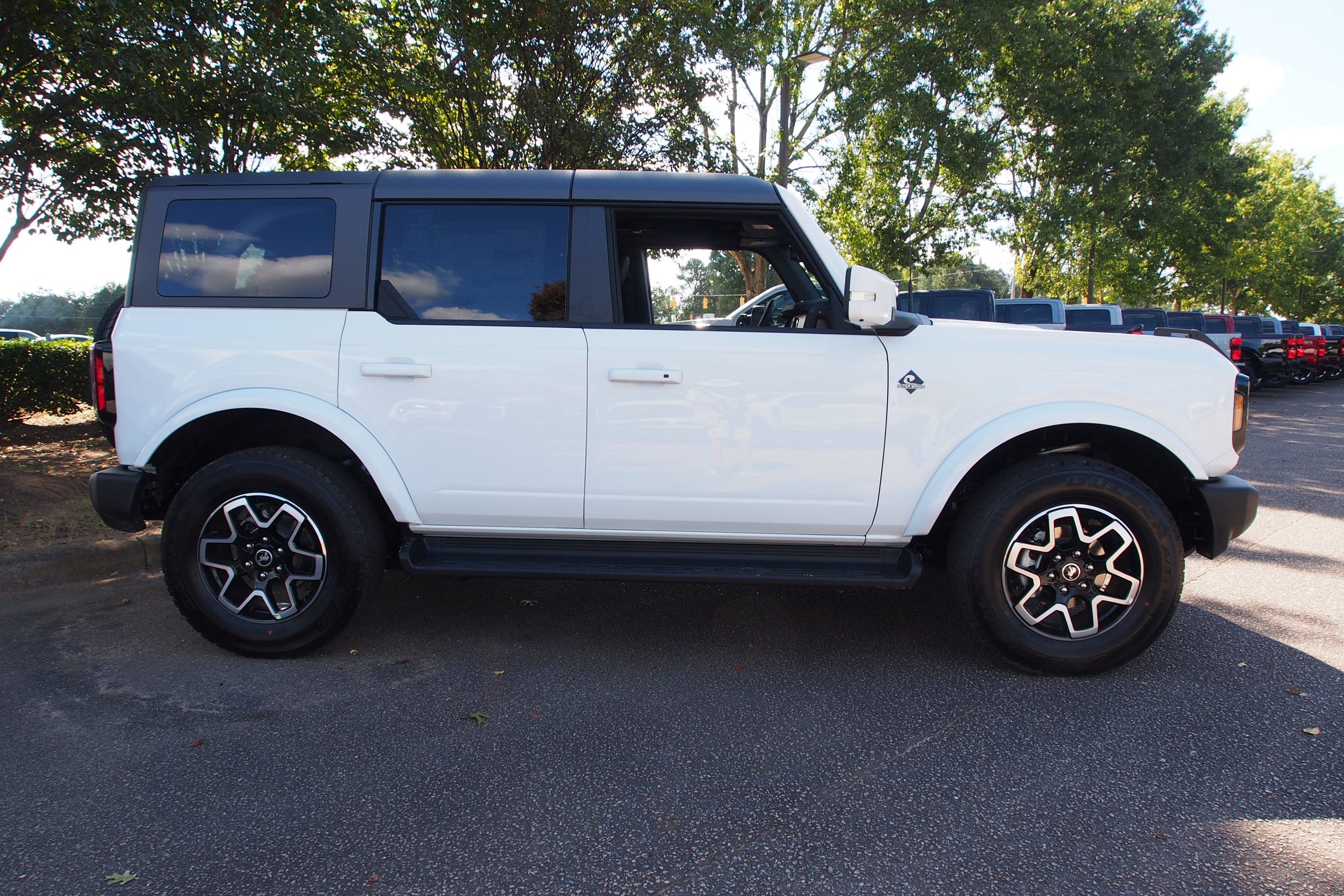 2025 Ford Bronco Outer Banks - Crossroads Courtesy Demo
