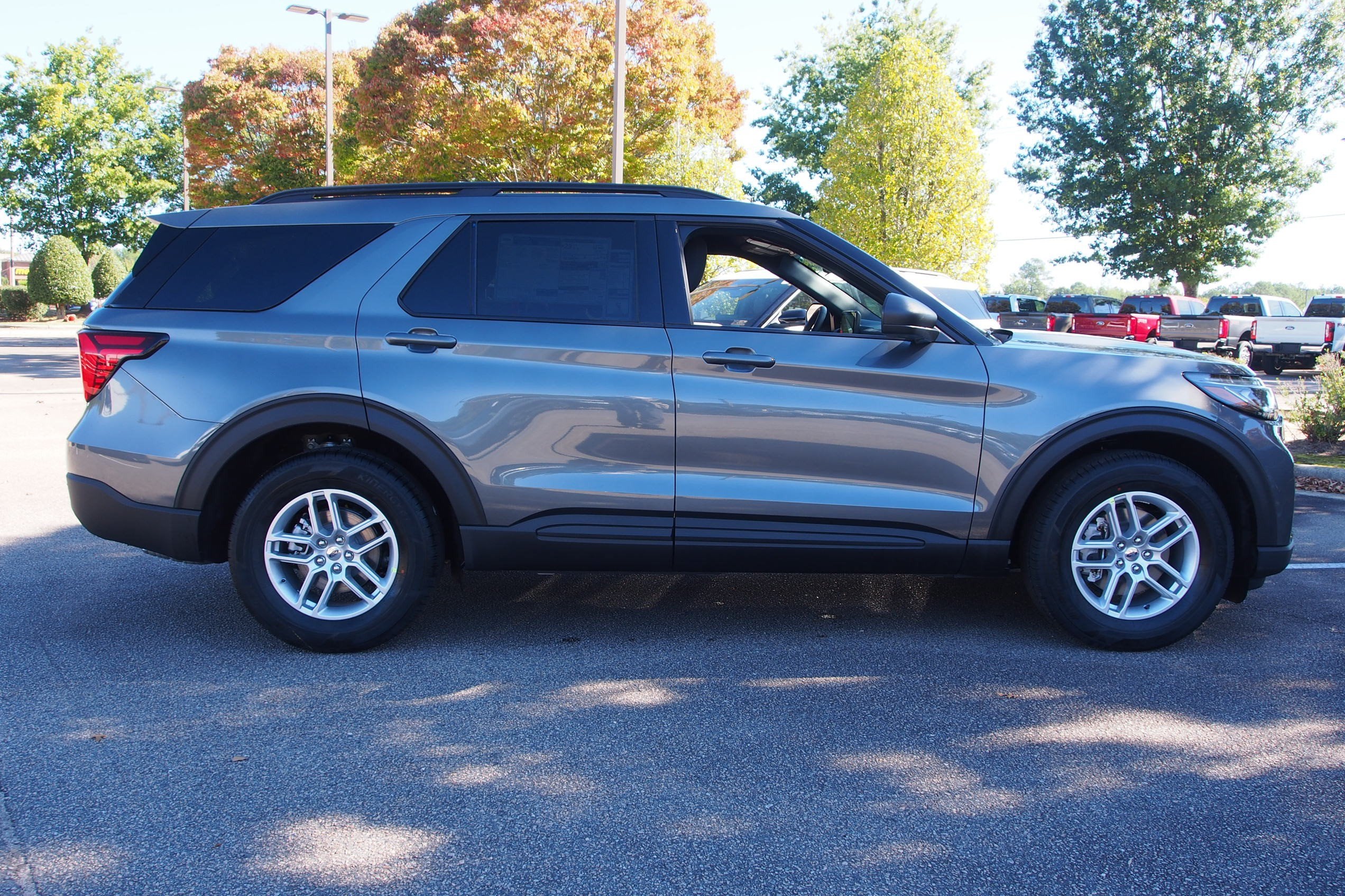2027 Ford Explorer Active w/200A Pkg