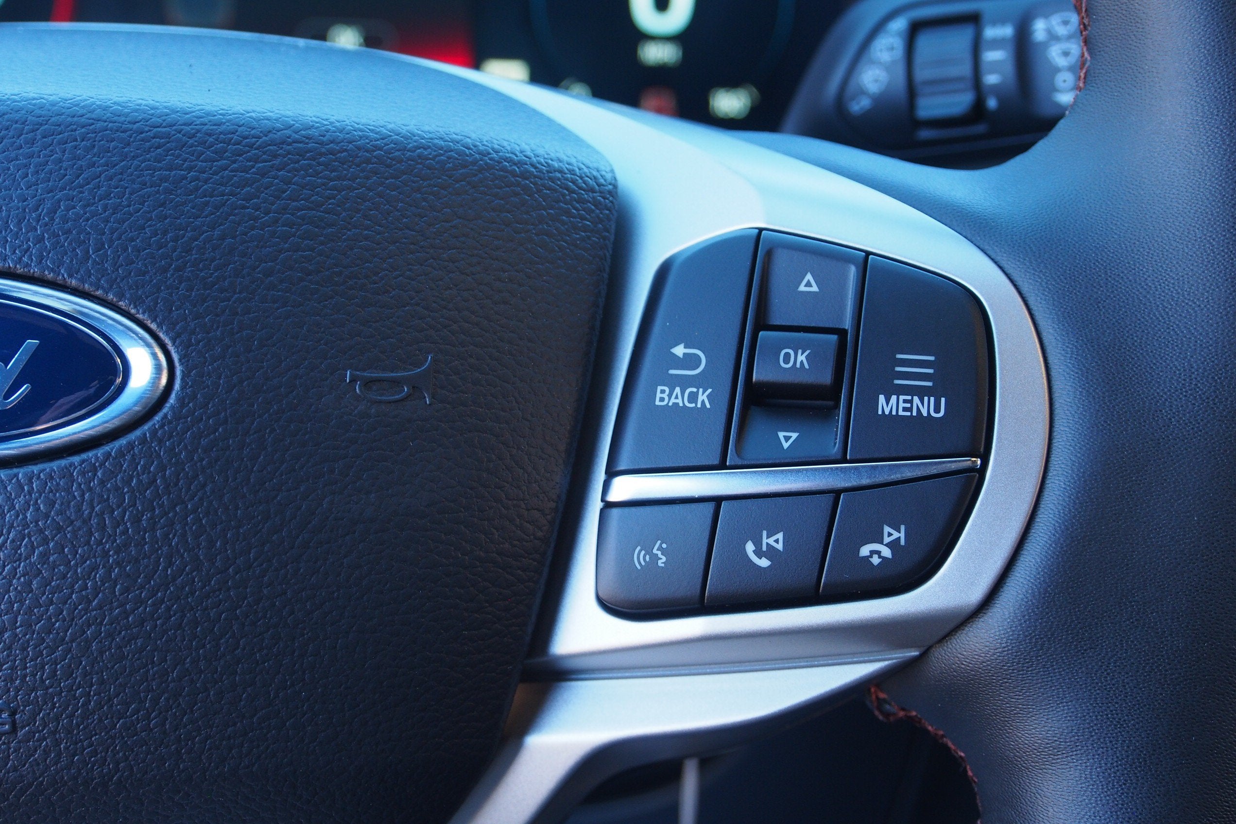 2027 Ford Explorer Active w/200A Pkg
