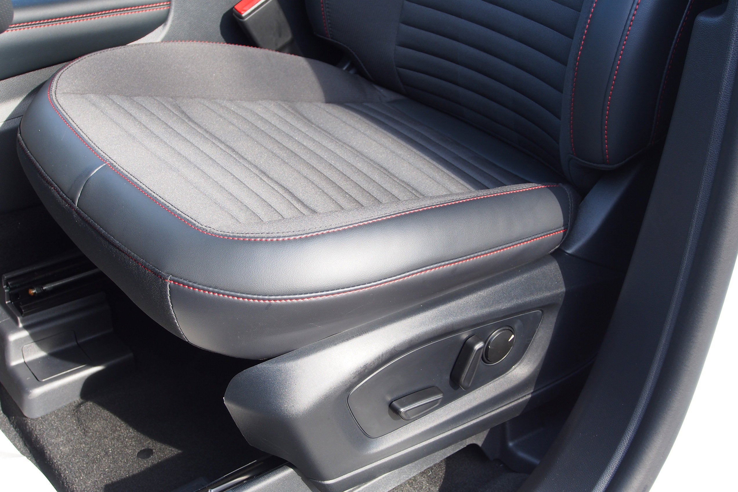 2026 Ford Explorer ST-Line - Crossroads Courtesy Demo