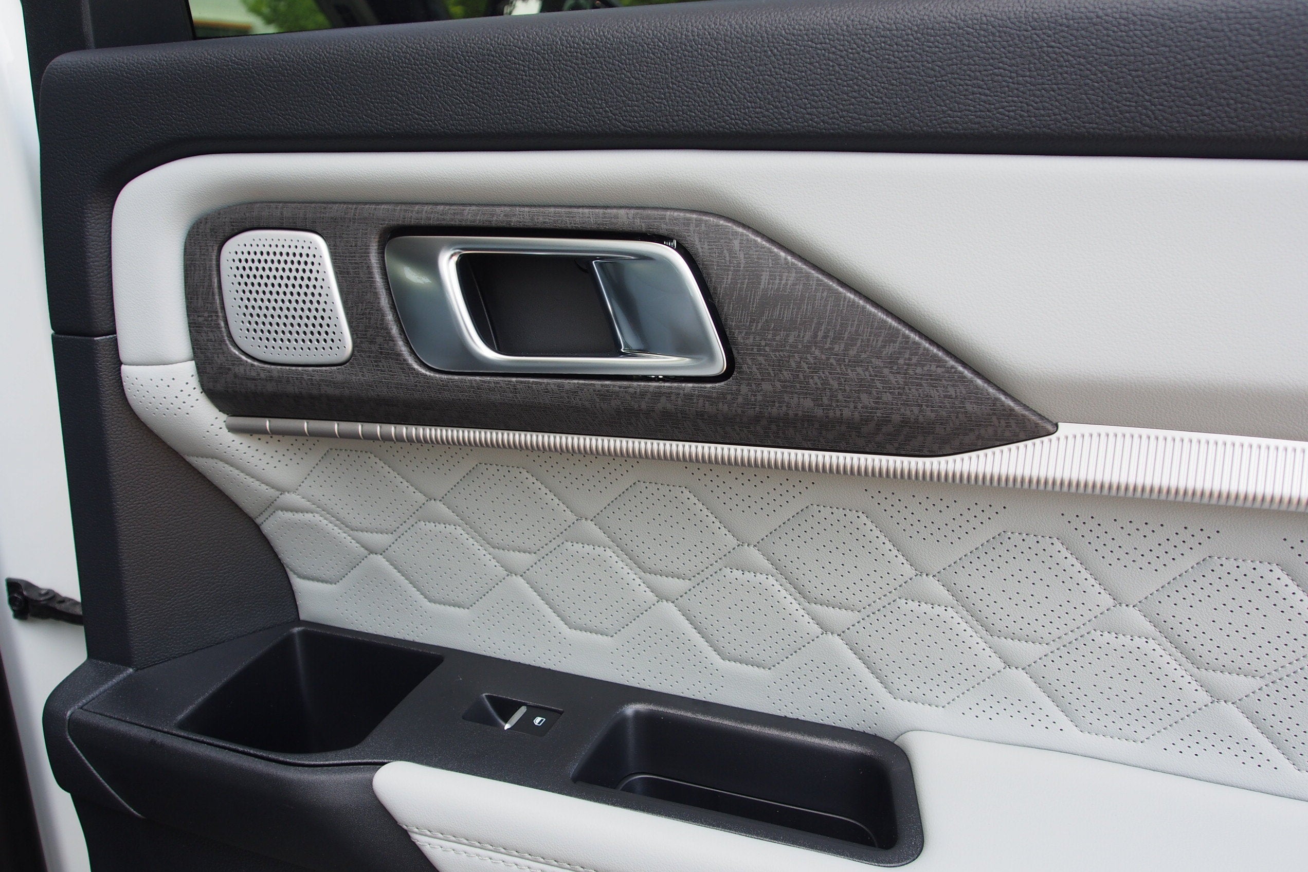 2026 Ford Explorer Platinum - Crossroads Courtesy Demo