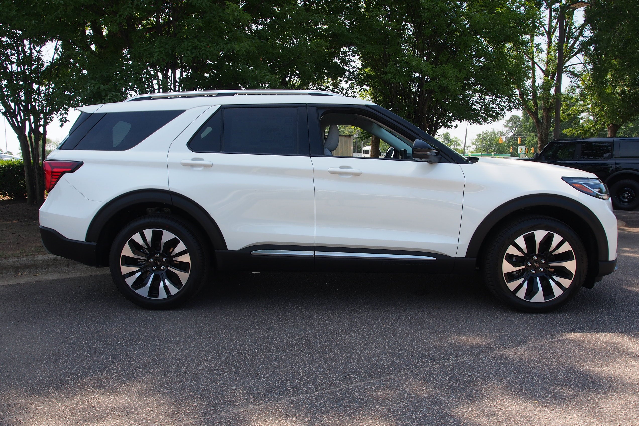 2026 Ford Explorer Platinum - Crossroads Courtesy Demo