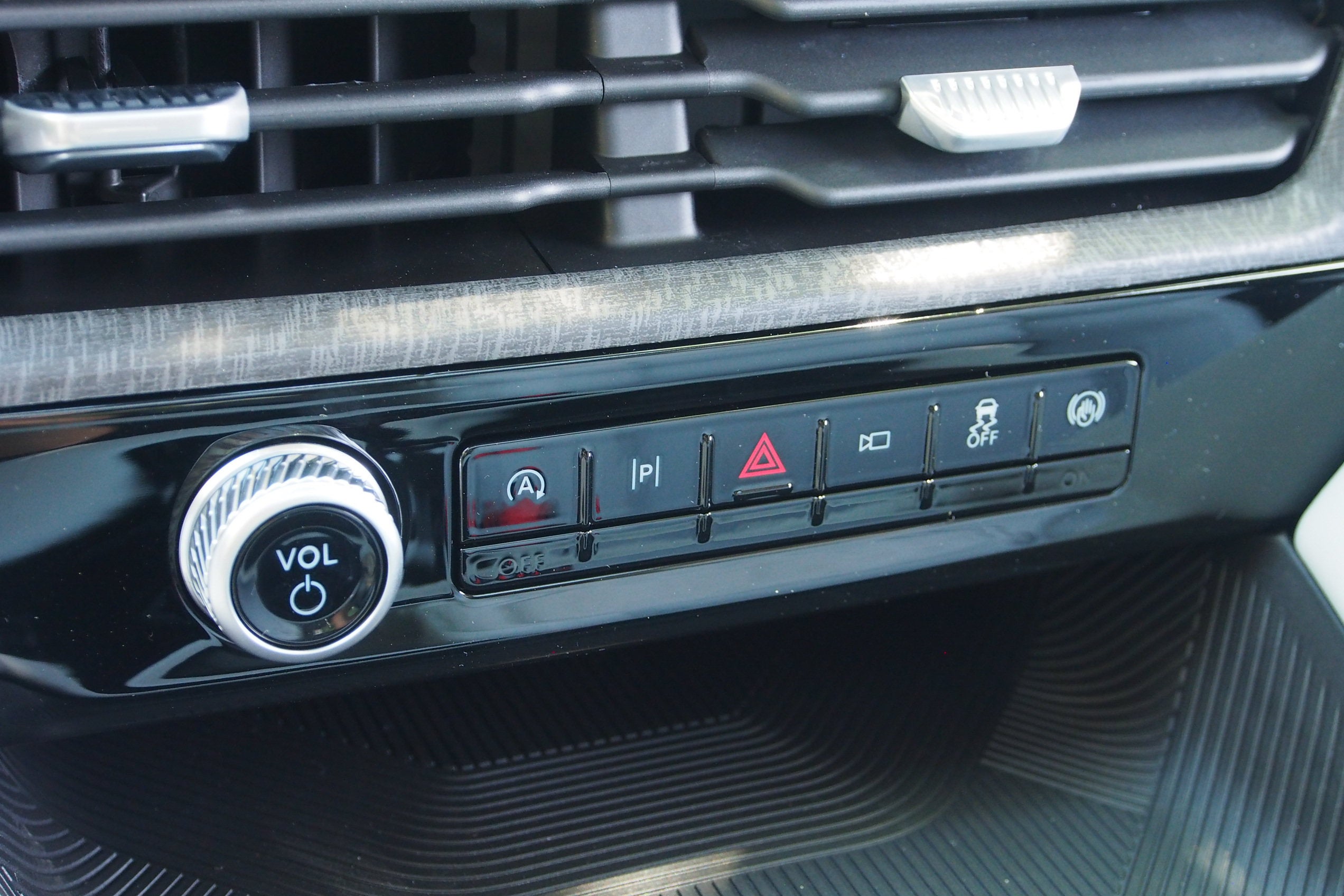 2026 Ford Explorer Platinum - Crossroads Courtesy Demo