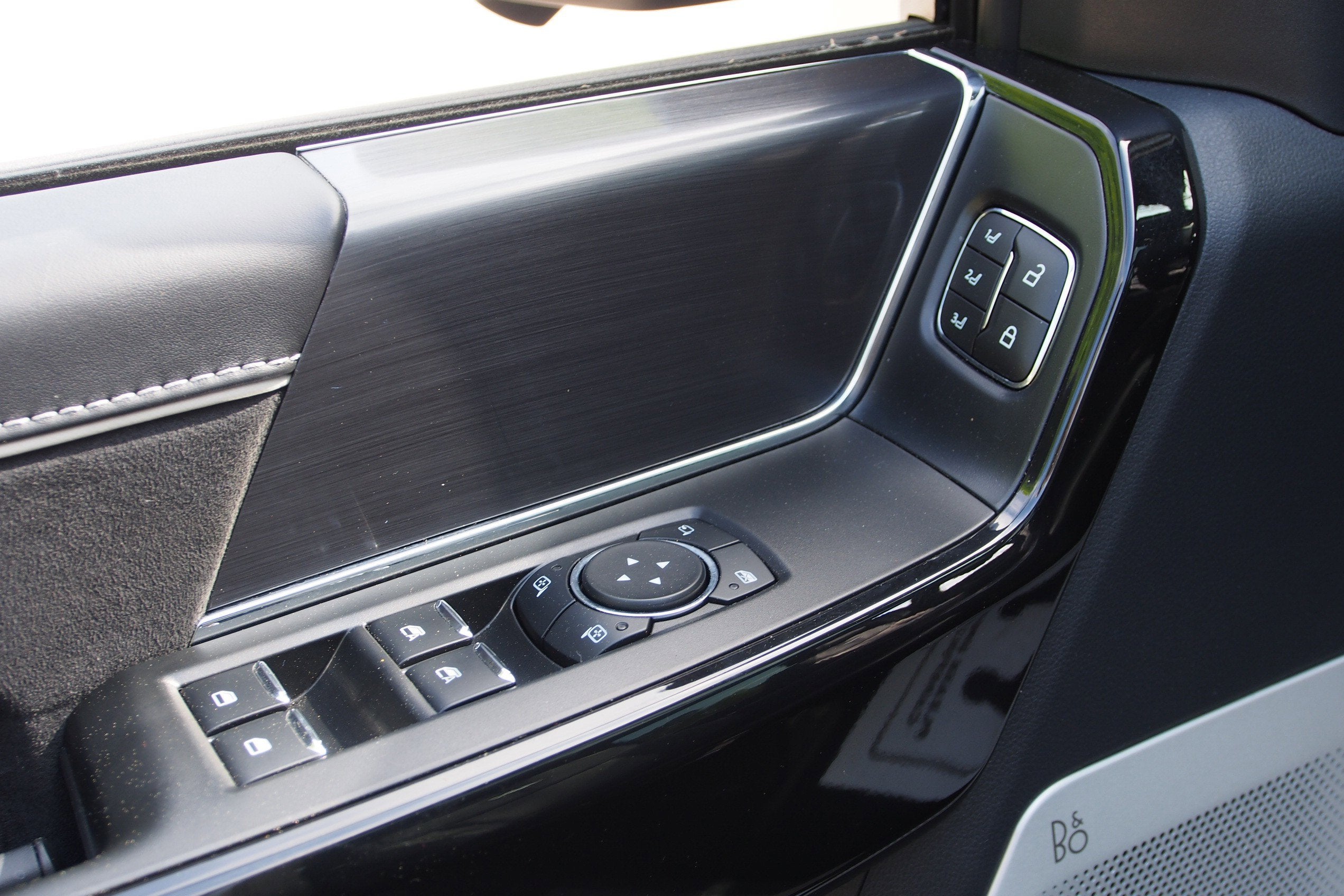 2025 Ford F-150 Lightning Platinum