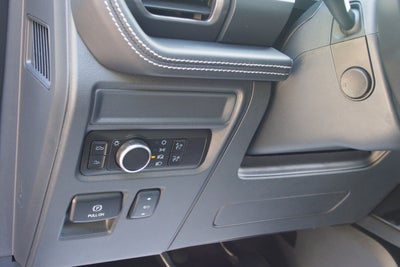 2025 Ford F-150 Lightning Platinum