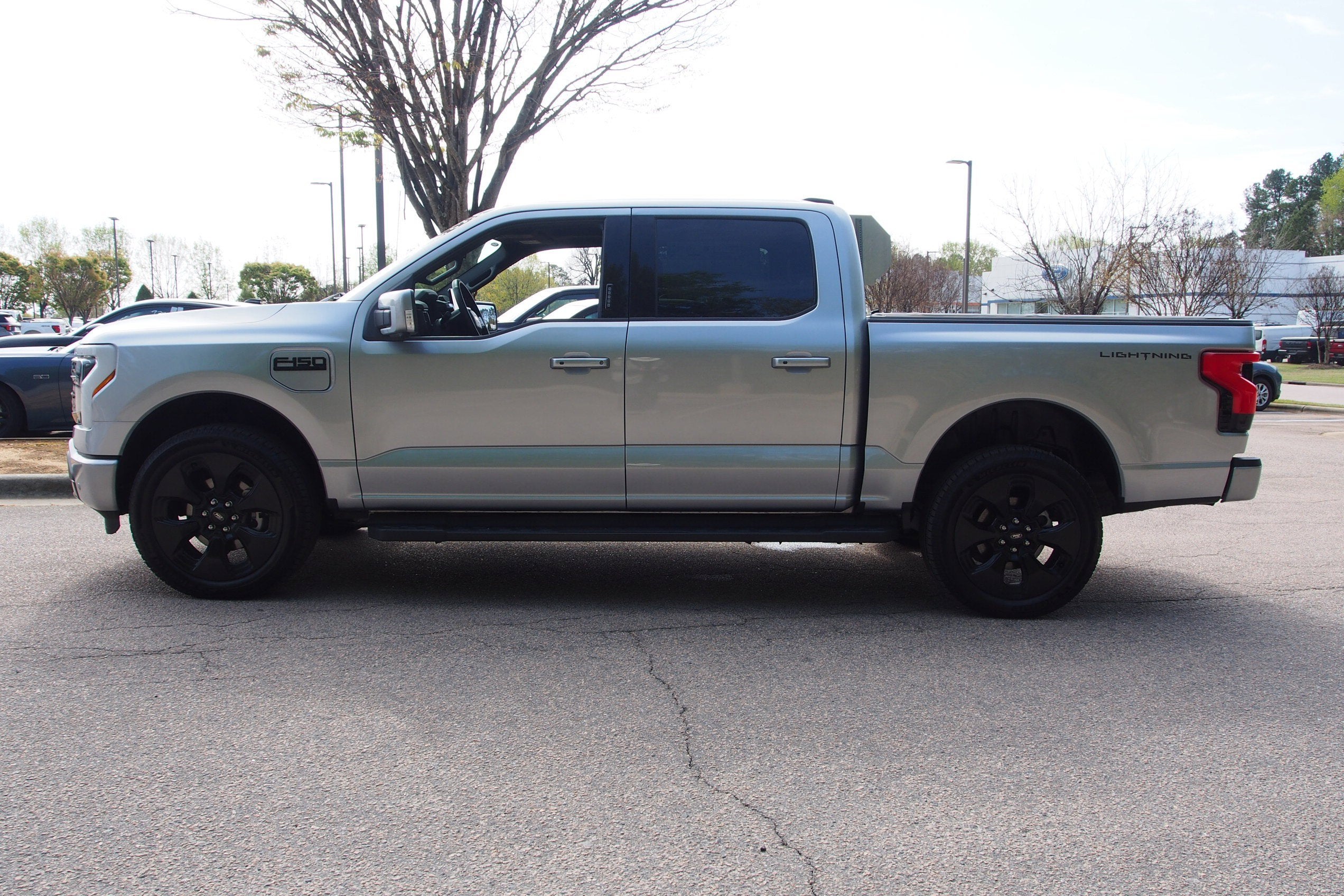 2025 Ford F-150 Lightning Platinum