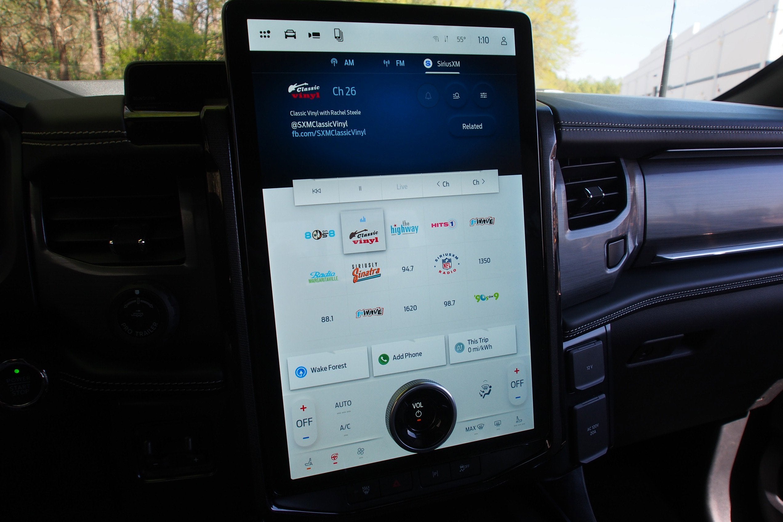 2025 Ford F-150 Lightning Platinum