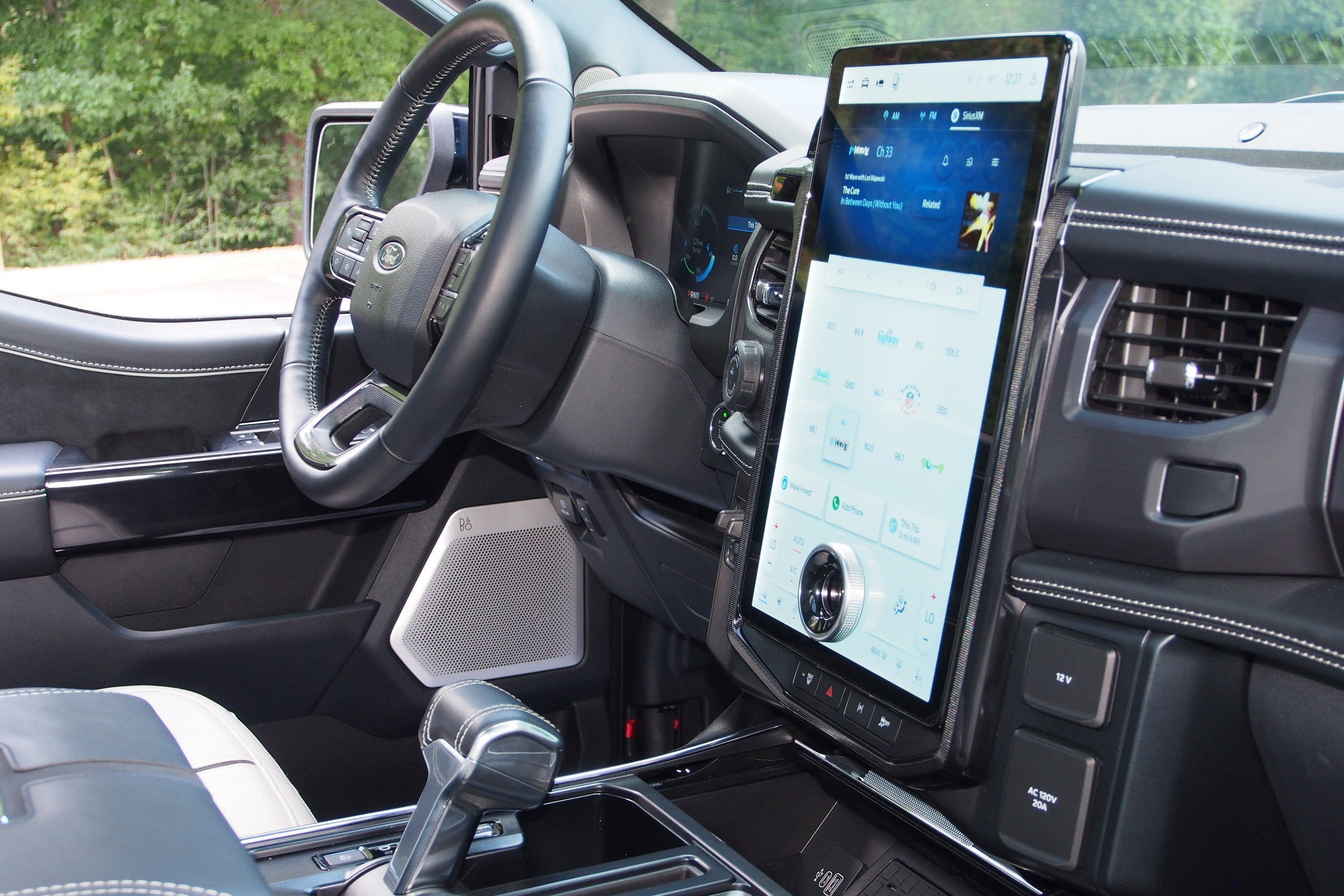 2025 Ford F-150 Lightning Platinum