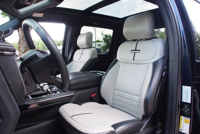 2025 Ford F-150 Lightning Platinum