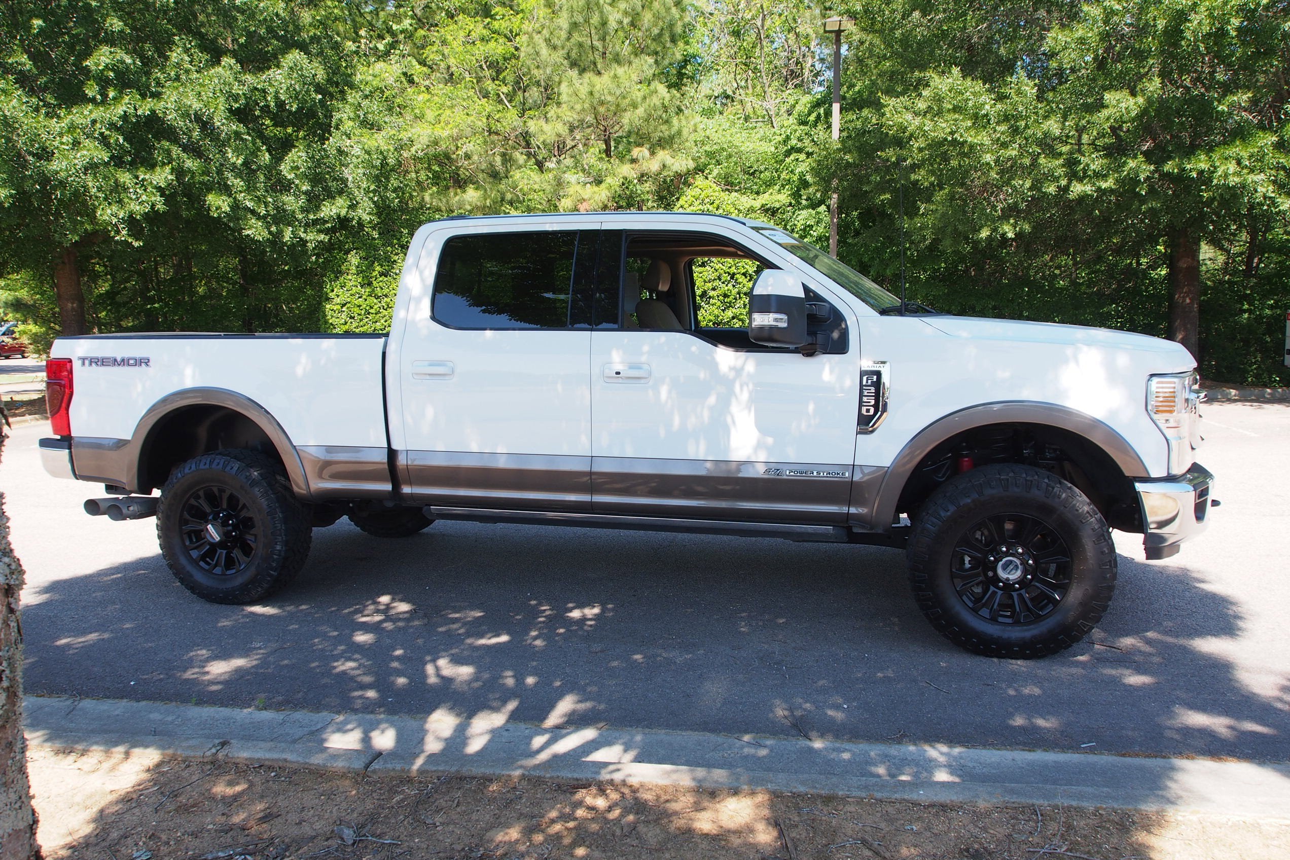 2022 Ford Super Duty F-250 SRW LARIAT