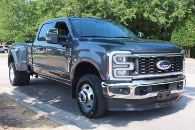 2026 Ford Super Duty F-350 DRW LARIAT