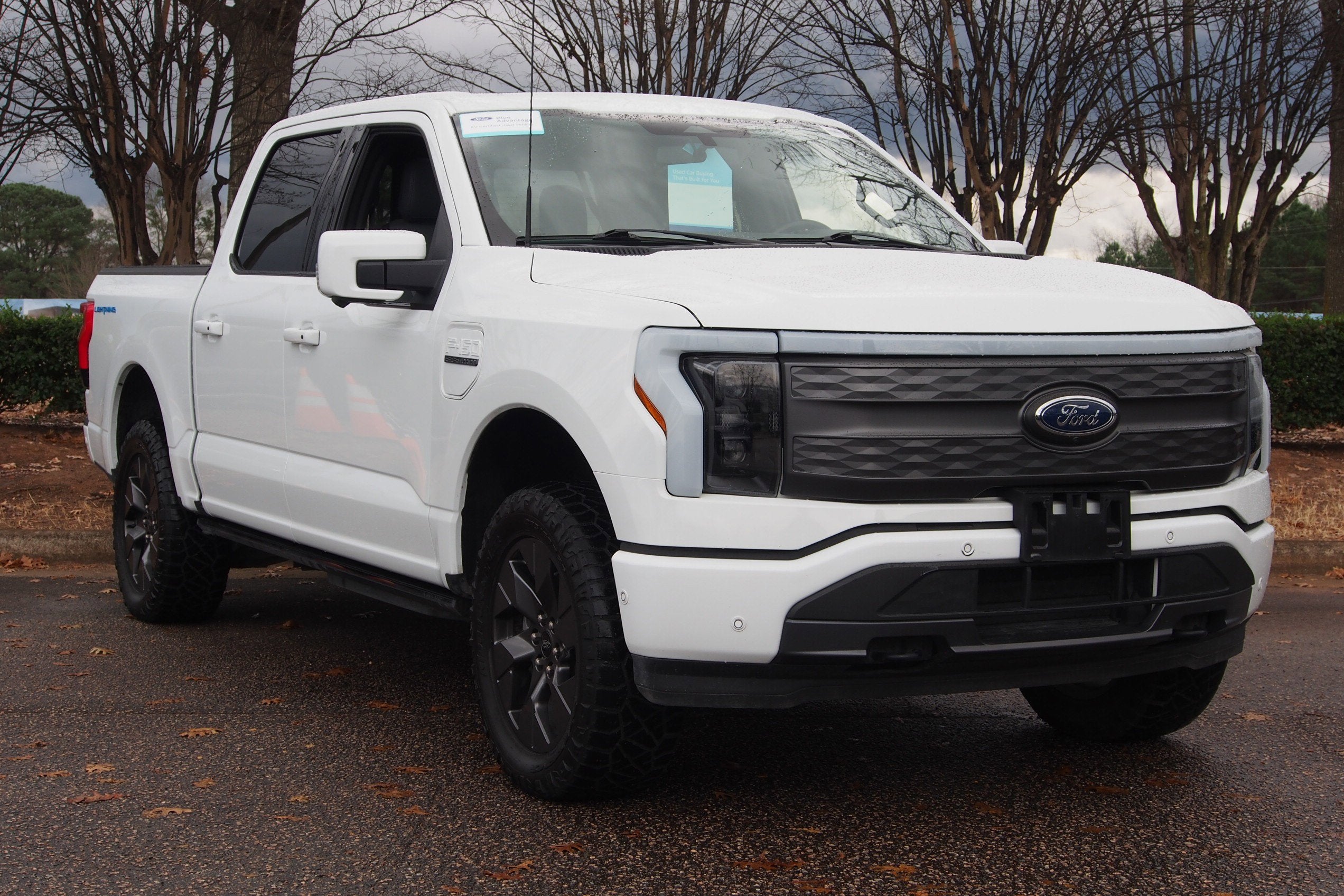 2023 Ford F-150 Lightning LARIAT