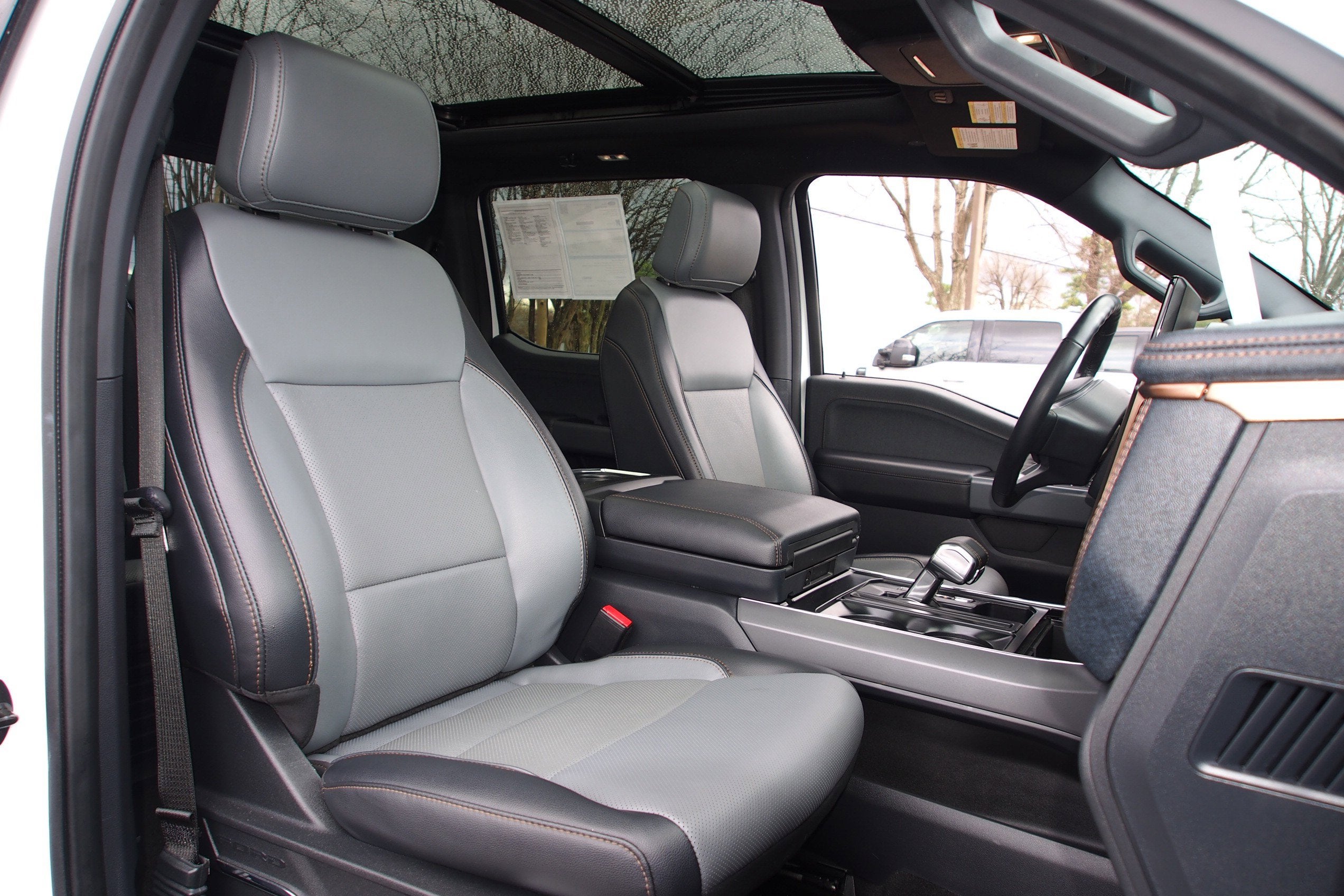 2023 Ford F-150 Lightning LARIAT