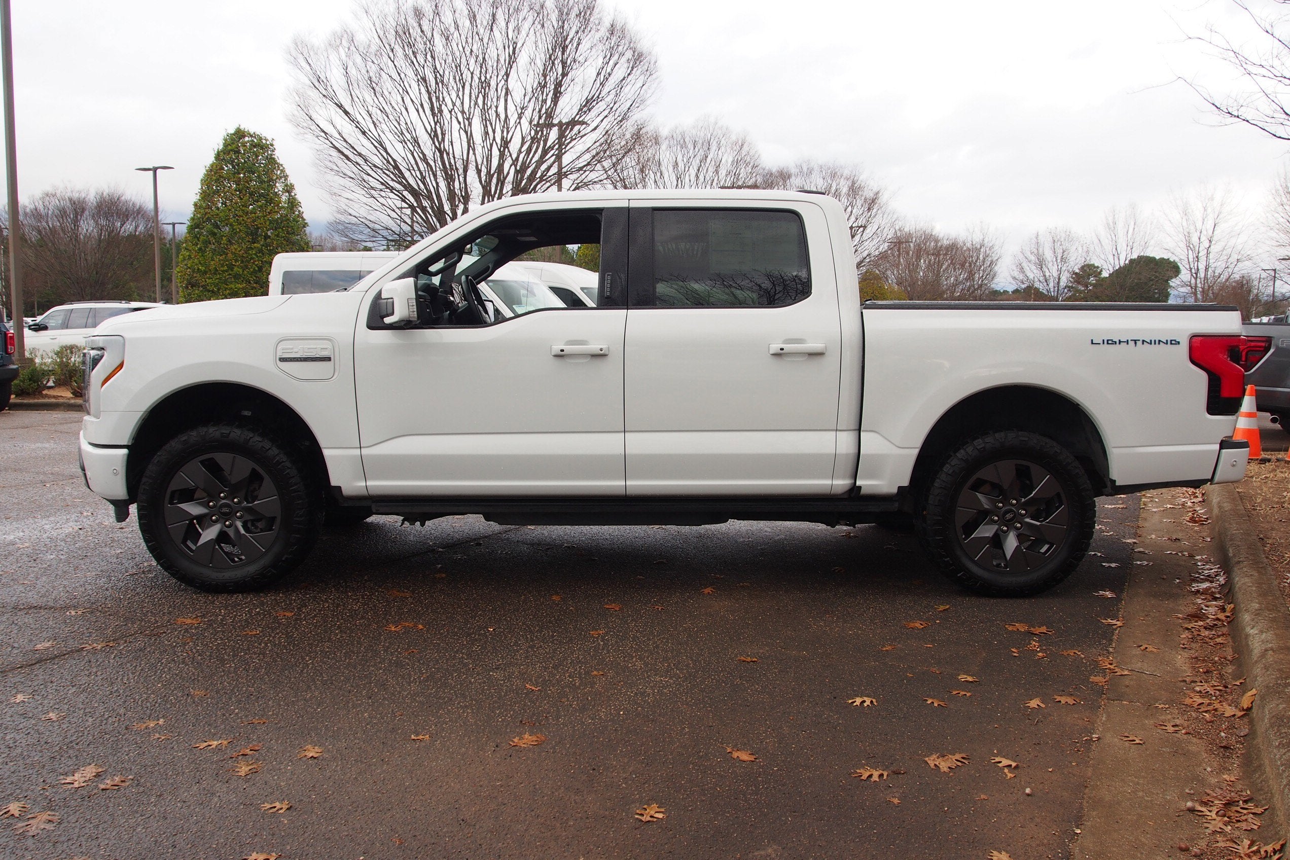 2023 Ford F-150 Lightning LARIAT