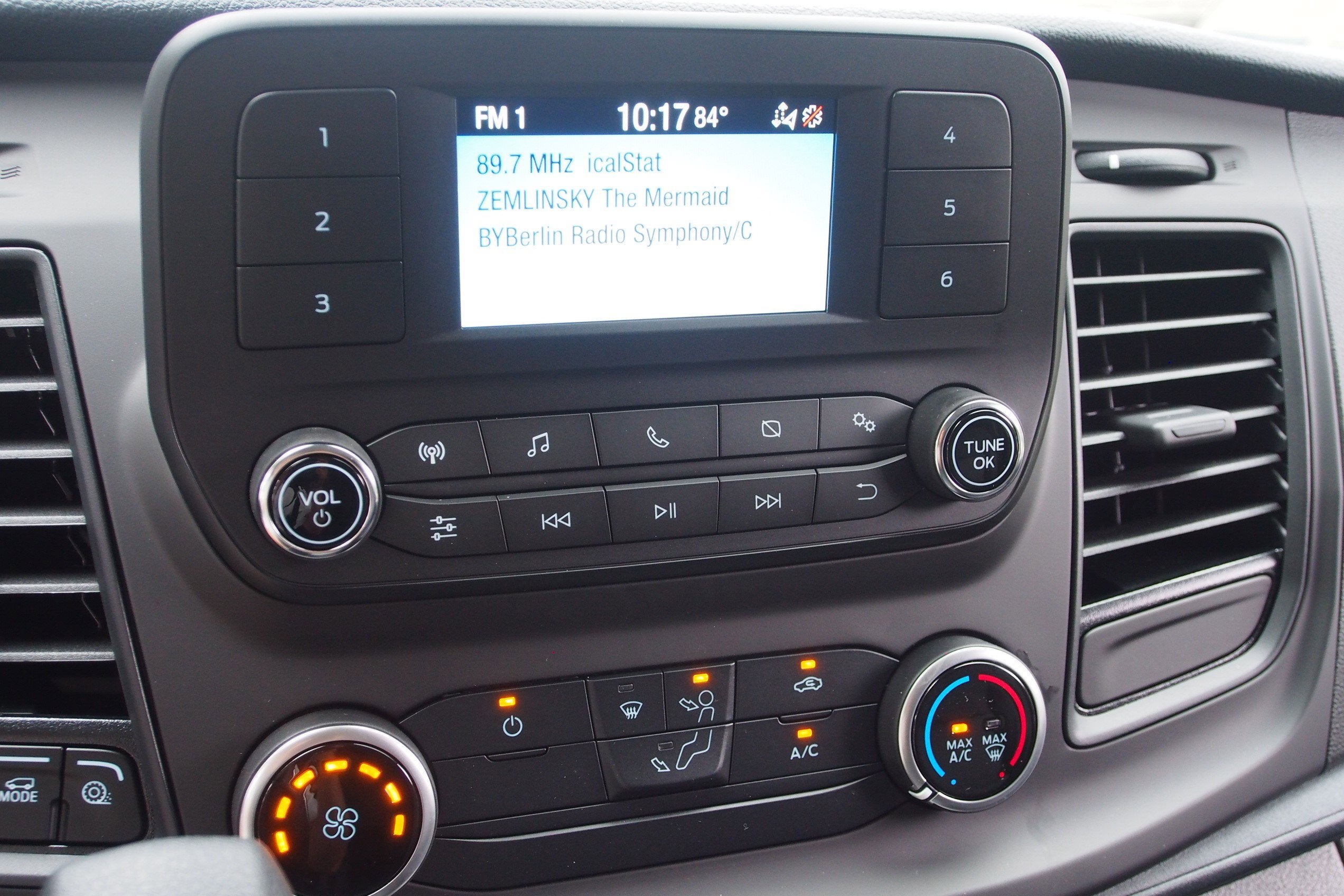 2025 Ford Transit Cargo Van Base