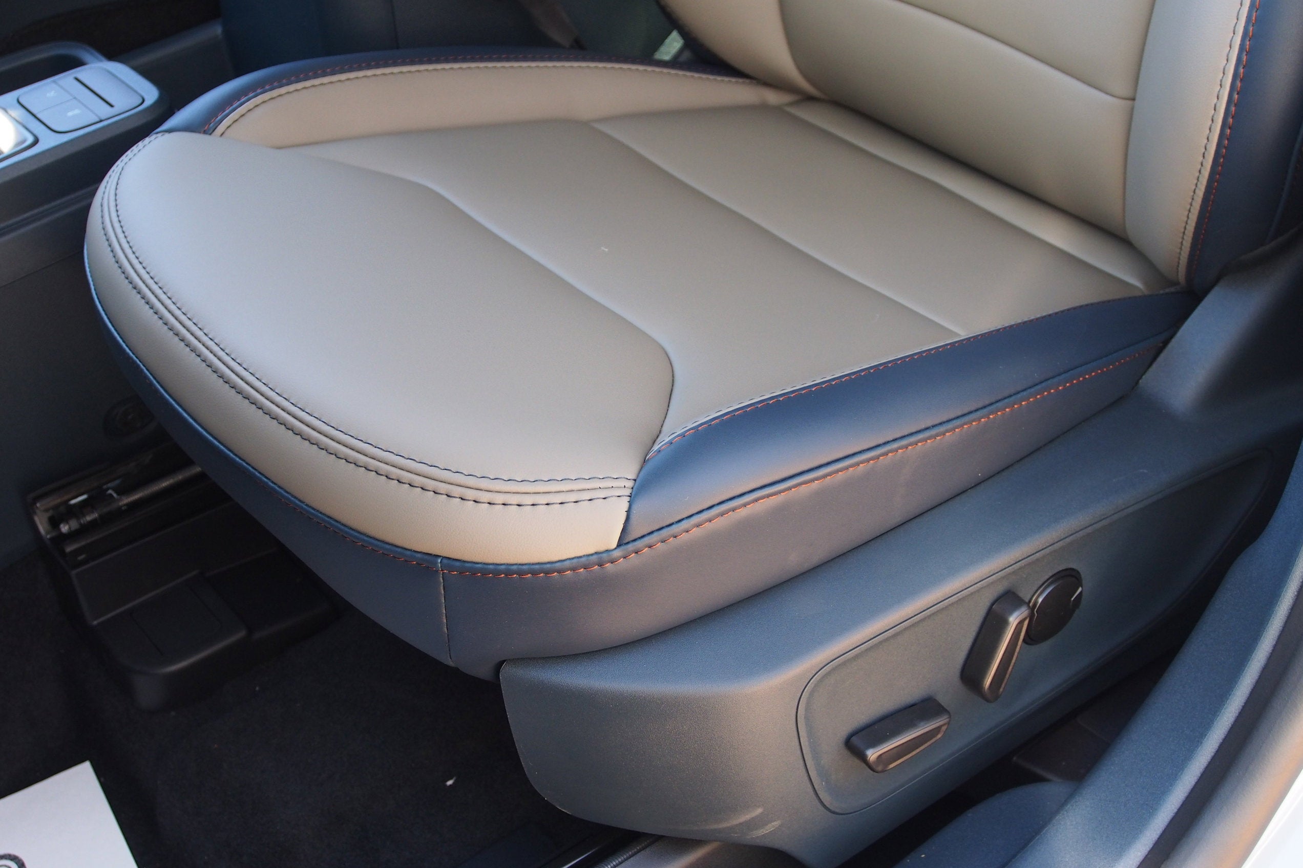 2026 Ford Maverick LARIAT - Crossroads Courtesy Demo