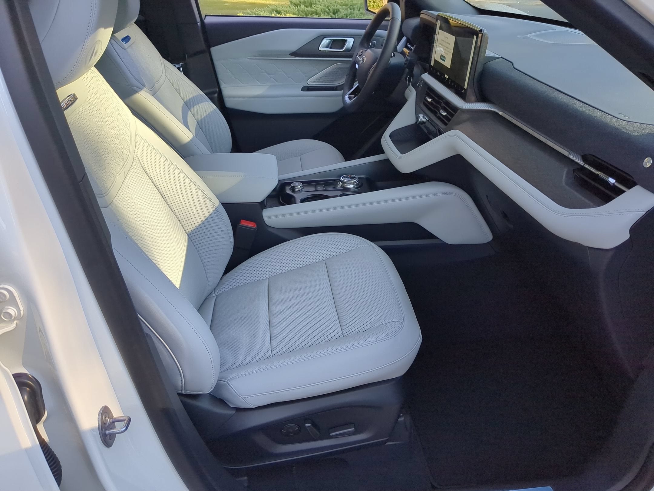 2027 Ford Explorer Platinum
