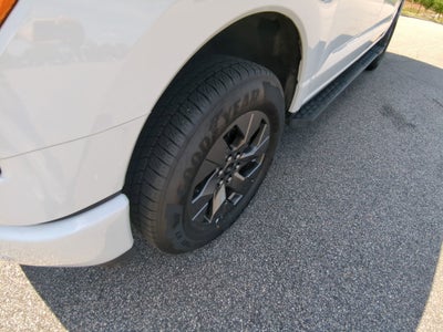 2024 Ford F-150 Lightning Flash