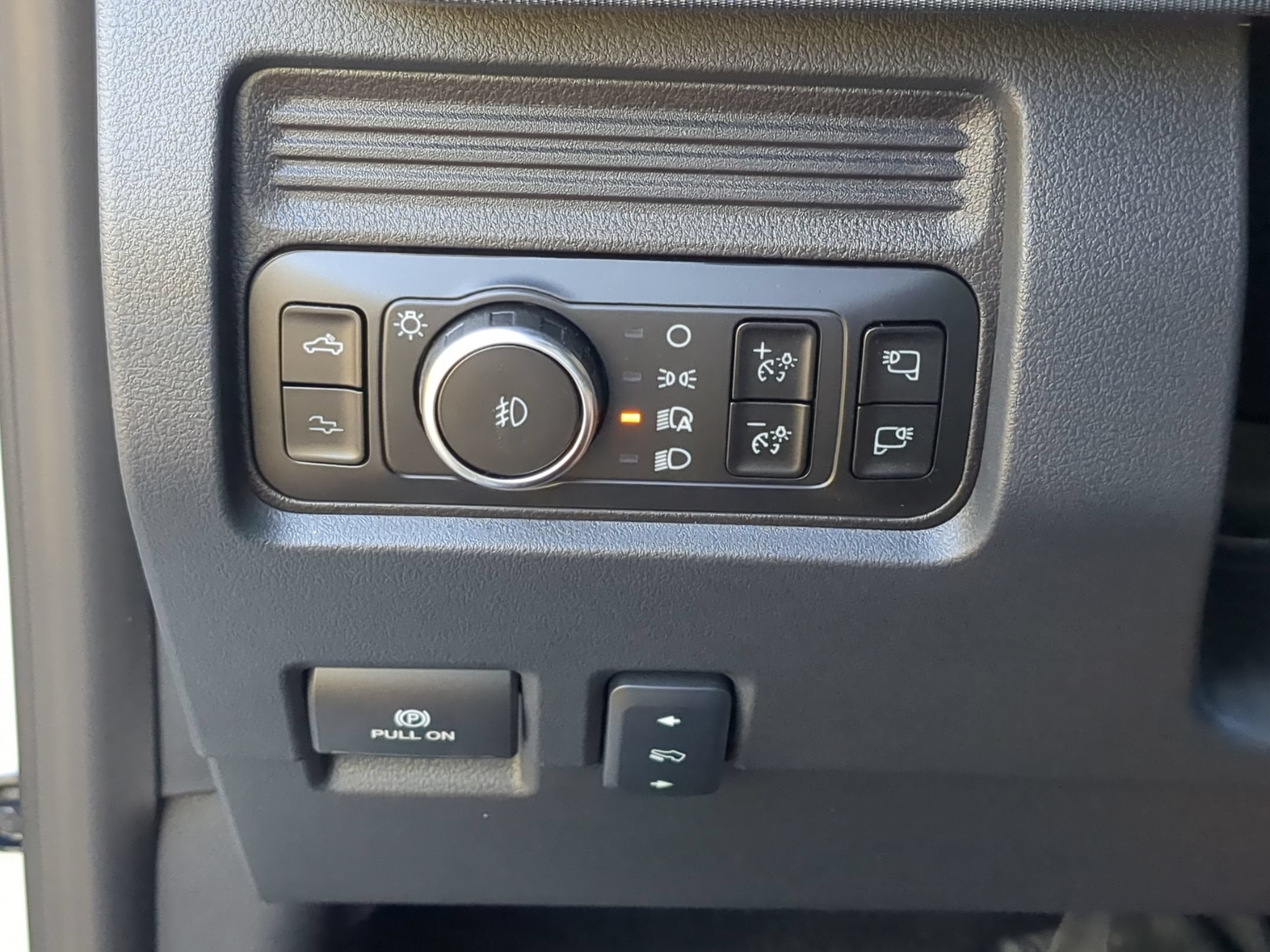 2027 Ford Super Duty F-250 SRW Platinum