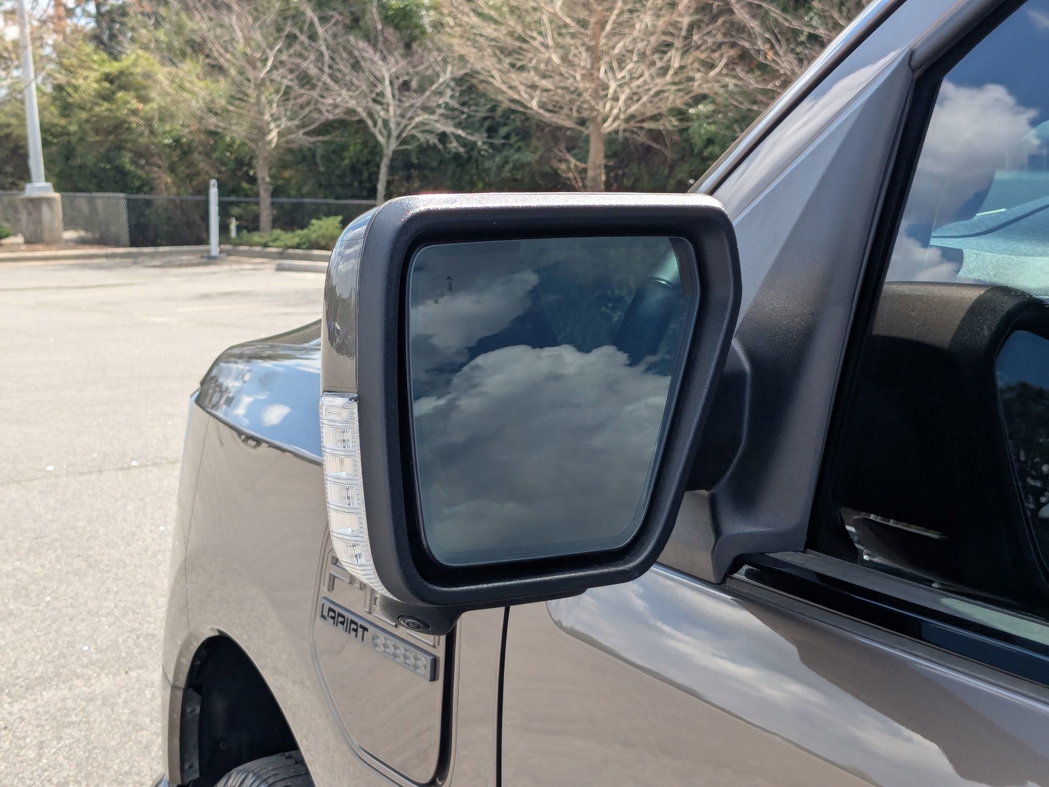 2023 Ford F-150 Lightning LARIAT