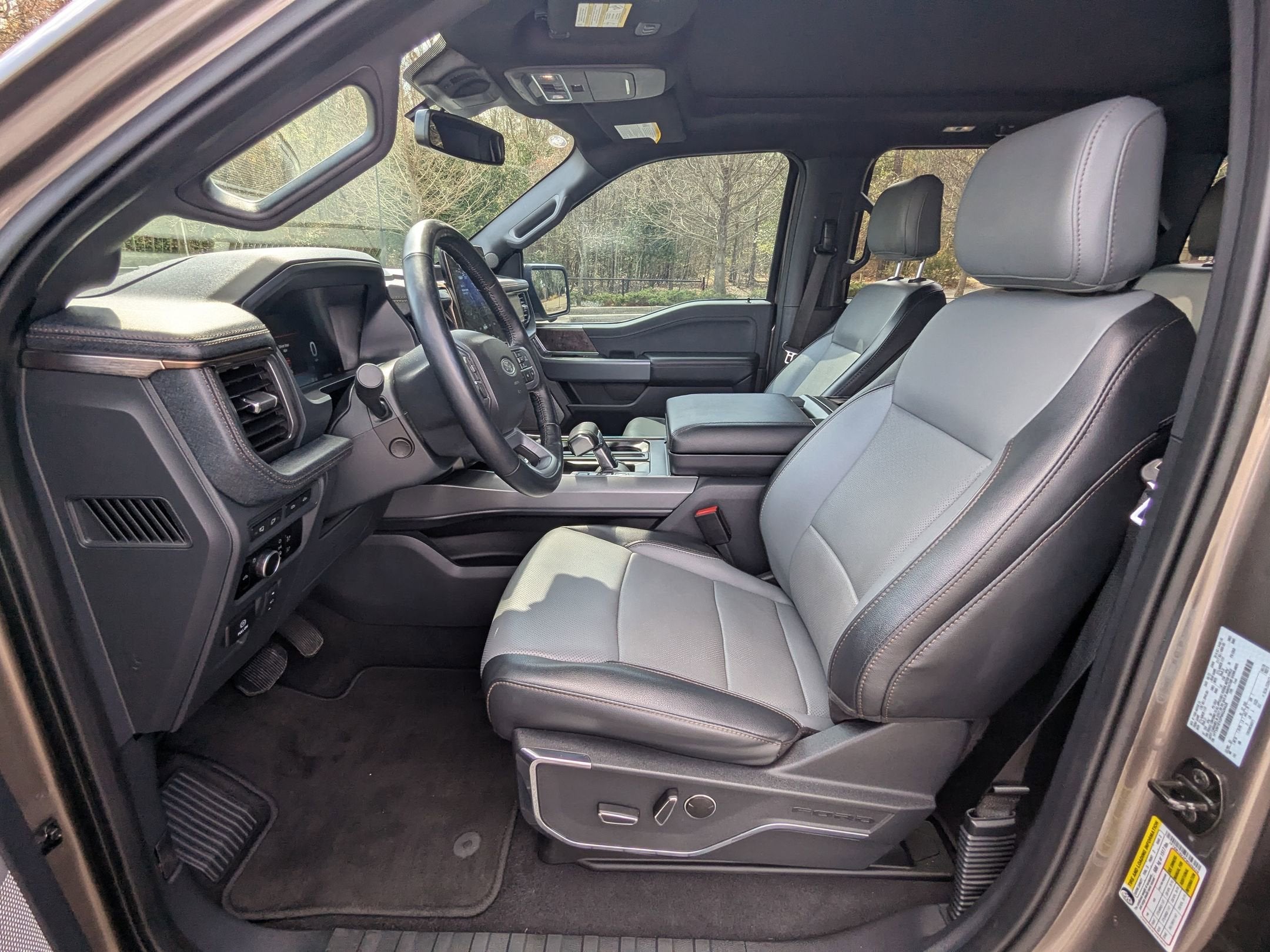 2023 Ford F-150 Lightning LARIAT