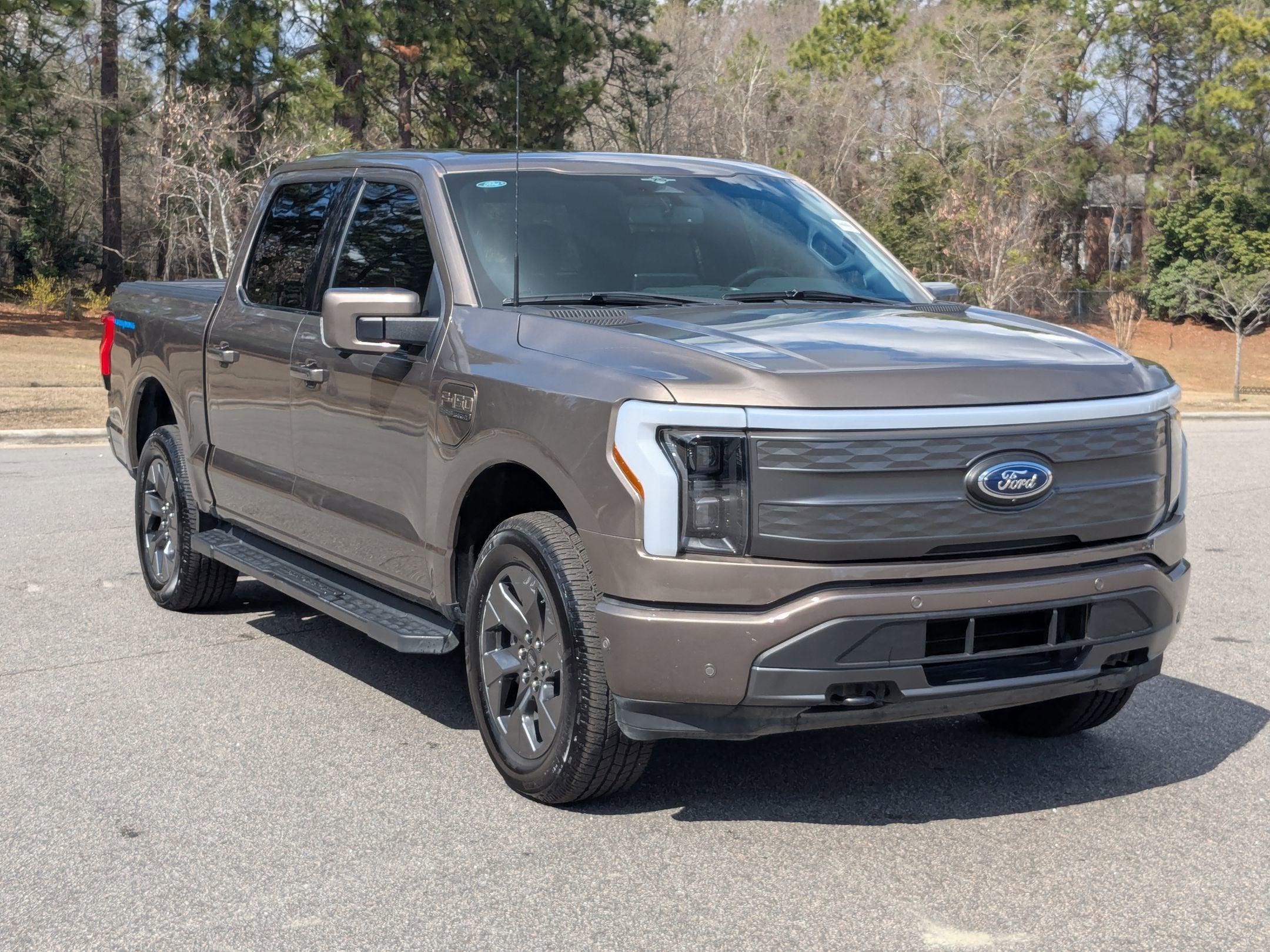2023 Ford F-150 Lightning LARIAT