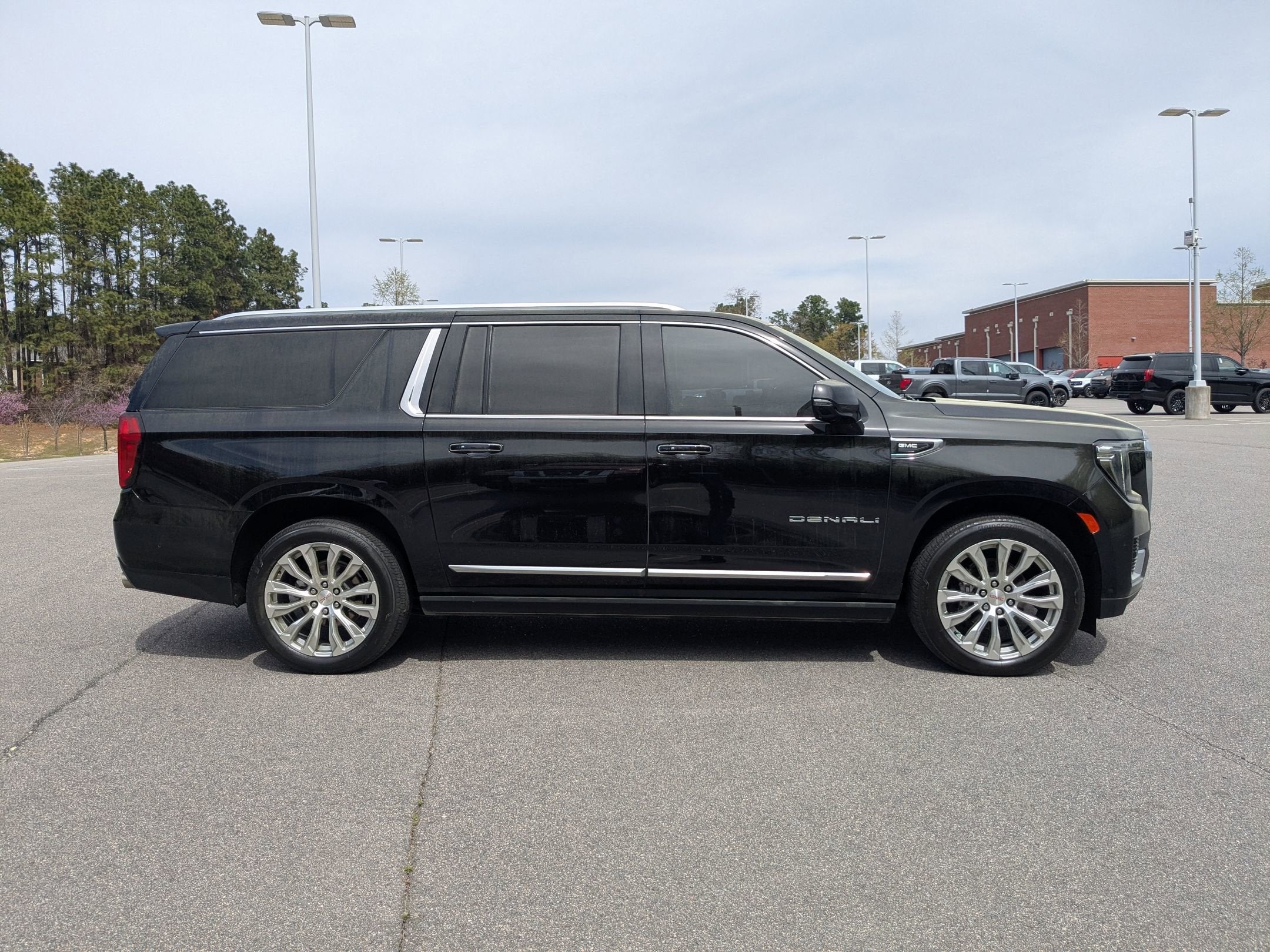2023 GMC Yukon XL Denali