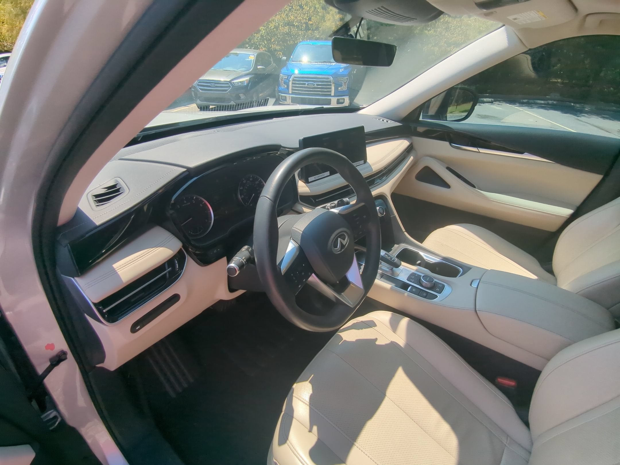 2023 INFINITI QX60 PURE