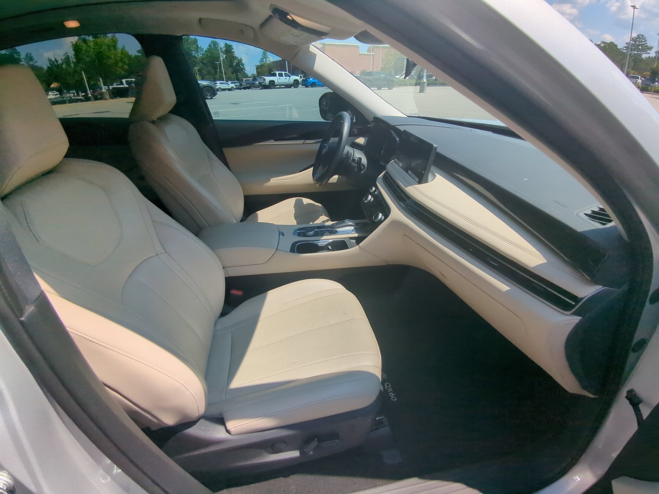 2023 INFINITI QX60 PURE