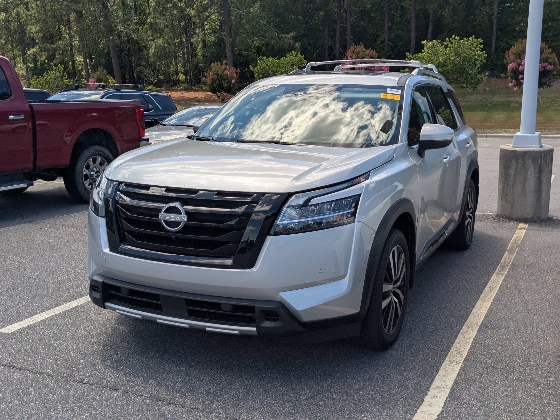2024 Nissan Pathfinder Platinum
