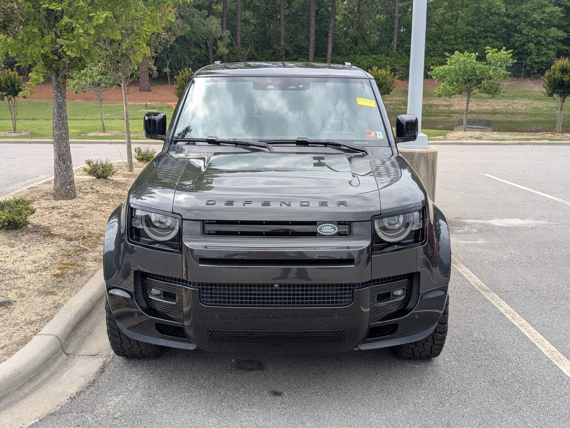 2024 Land Rover Defender X-Dynamic SE